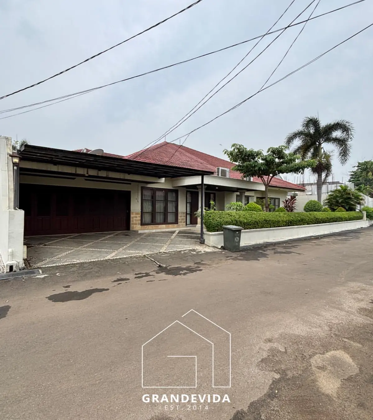 Rumah dijual di Cipete Jakarta Selatan - Dijual Rumah Mewah di Cipete, Jakarta Selatan - Lokasi Strategis (tampak samping)