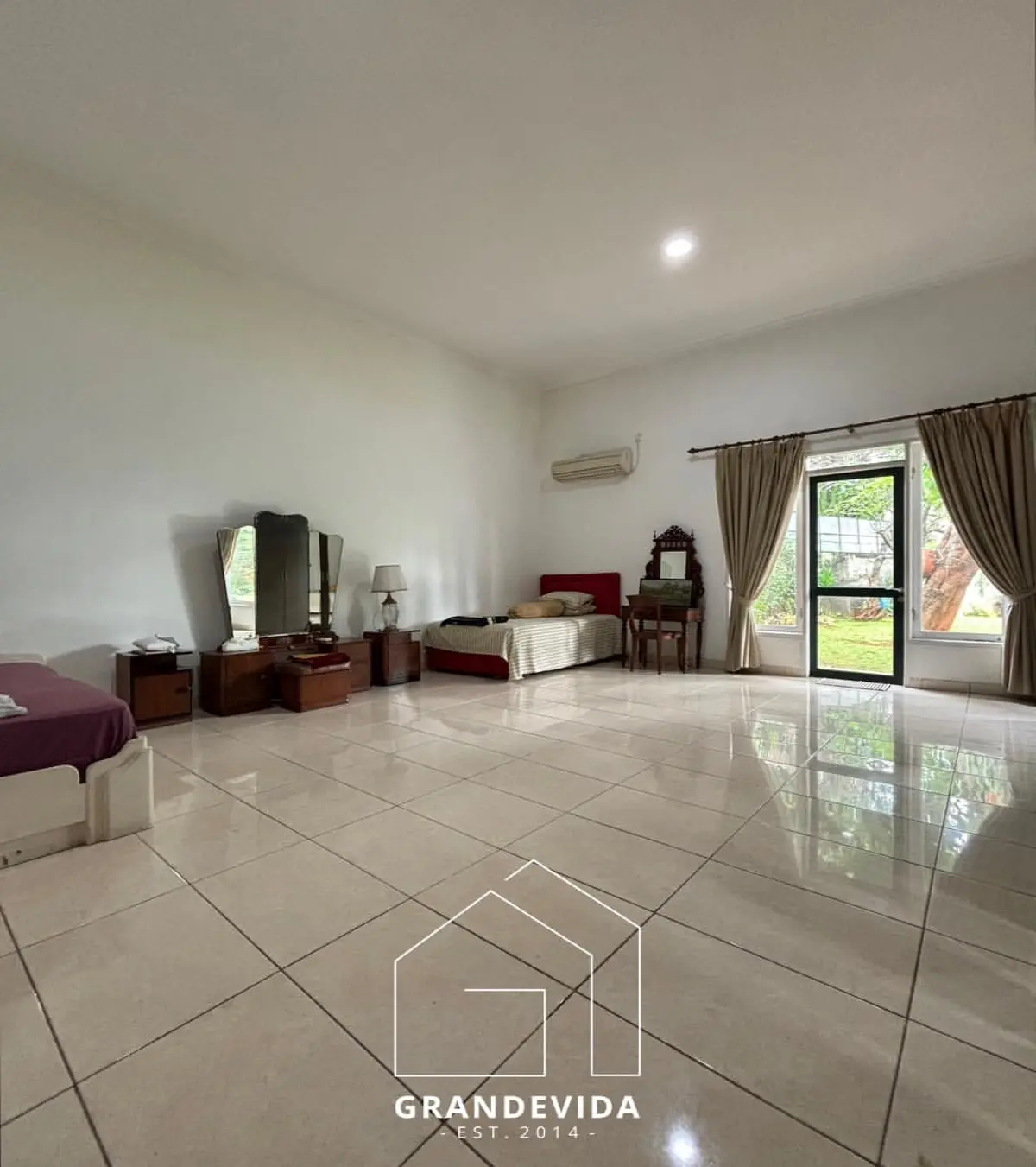 Rumah dijual di Cipete Jakarta Selatan - Dijual Rumah Mewah di Cipete, Jakarta Selatan - Dekat Fasilitas Umum (kamar tidur)