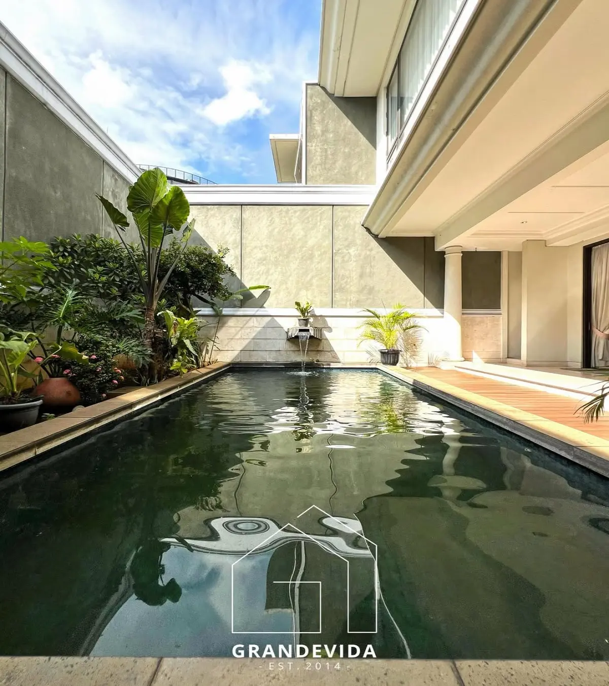 Rumah dijual di Kebayoran Baru Jakarta Selatan - Rumah Dijual Hang Lekiu Kebayoran Baru Jakarta Selatan  Siap Huni (ruang tamu)