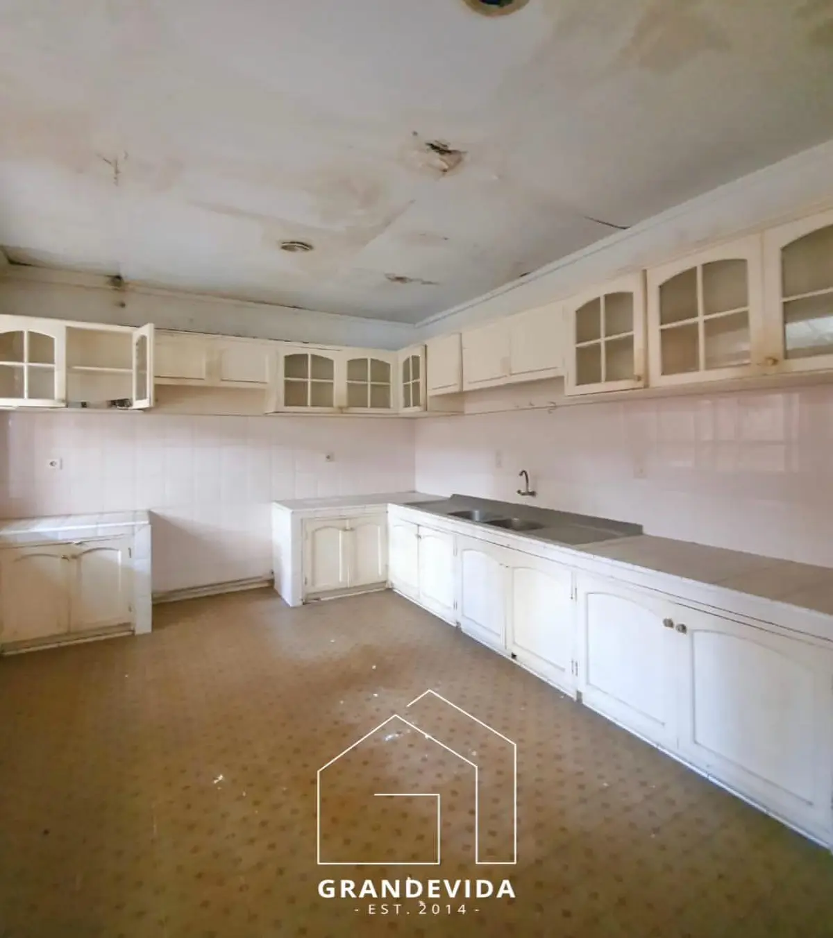 Rumah dijual di Kebayoran Baru Jakarta Selatan - Rumah Mewah Dijual Cipaku Kebayoran Baru - Lokasi Strategis (ruang tamu)