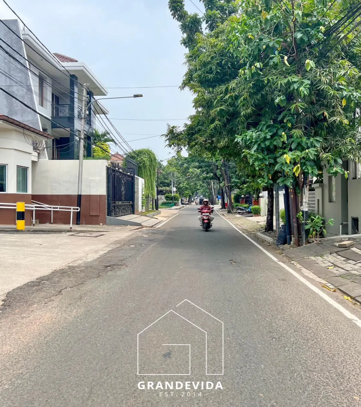 Rumah dijual di Kebayoran Baru Jakarta Selatan - Rumah Tua Hitung Tanah Dijual di Kebayoran Baru (kamar tidur)