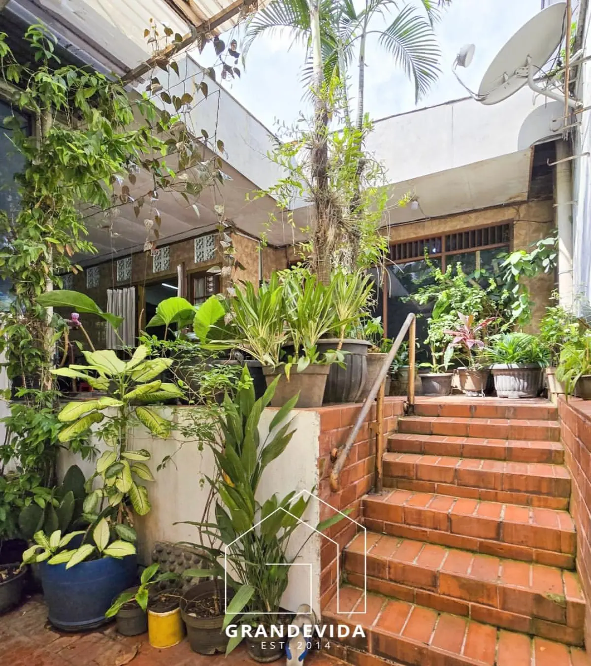 Rumah dijual di Kebayoran Baru Jakarta Selatan - Rumah Dijual Pakubuwono Kebayoran Baru Jakarta Selatan (tampak samping)