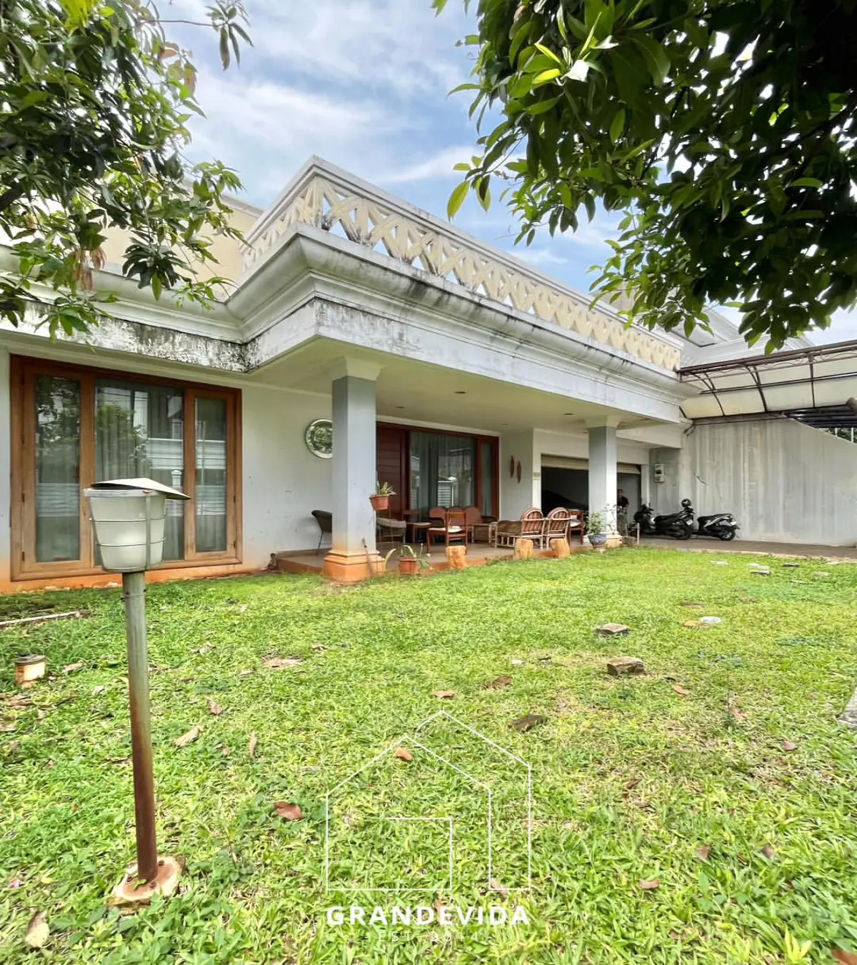 Rumah dijual di Kebayoran Baru Jakarta Selatan - Rumah Dijual Radio Dalam Kebayoran Baru Jakarta Selatan (tampak samping)