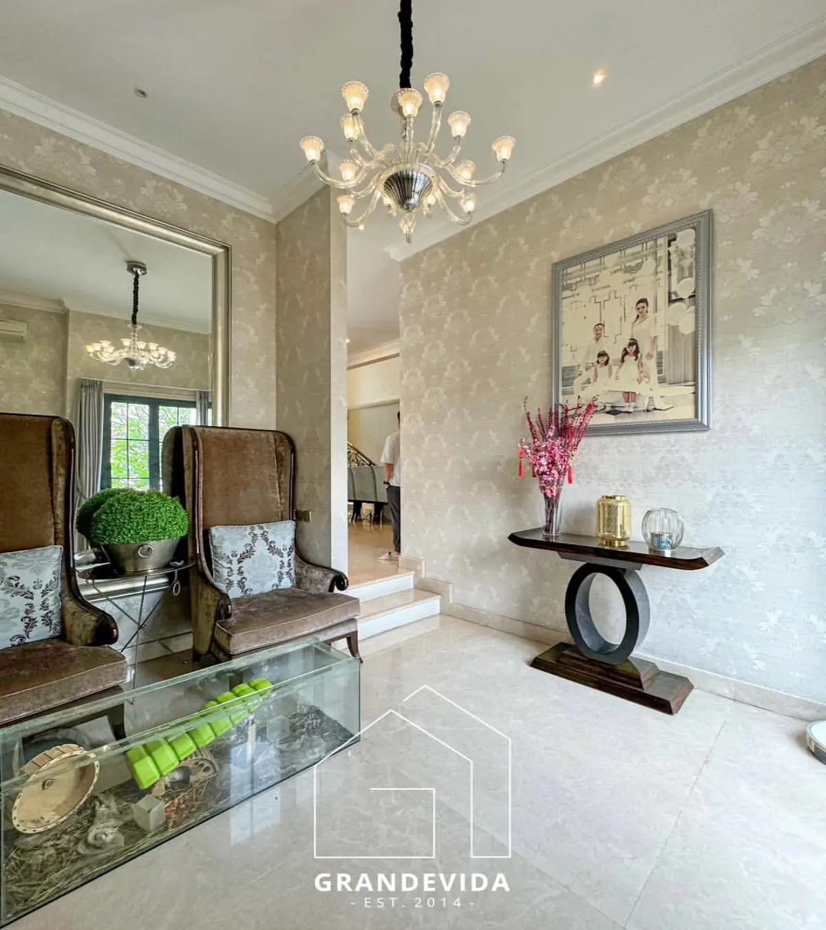 Rumah dijual di Kebayoran Baru Jakarta Selatan - Rumah Dijual Kebayoran Baru - Senopati Area (tampak samping)