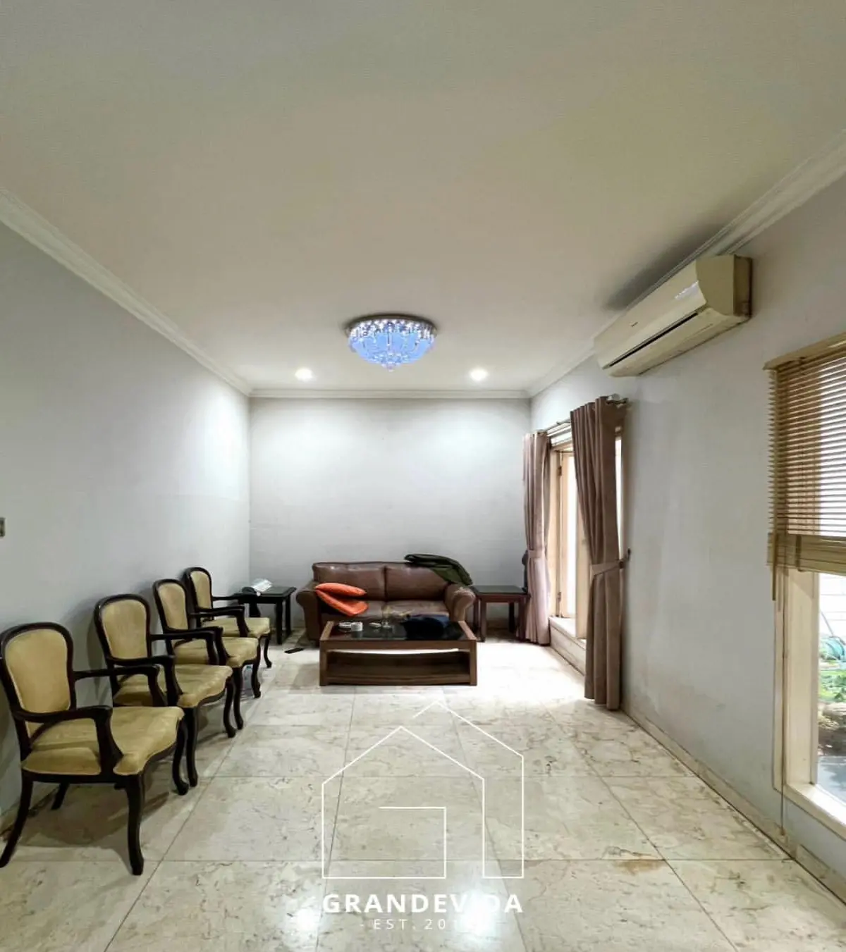 Rumah dijual di Kebayoran Baru Jakarta Selatan - Rumah Dijual Brawijaya Kebayoran Baru Jakarta Selatan (tampak samping)