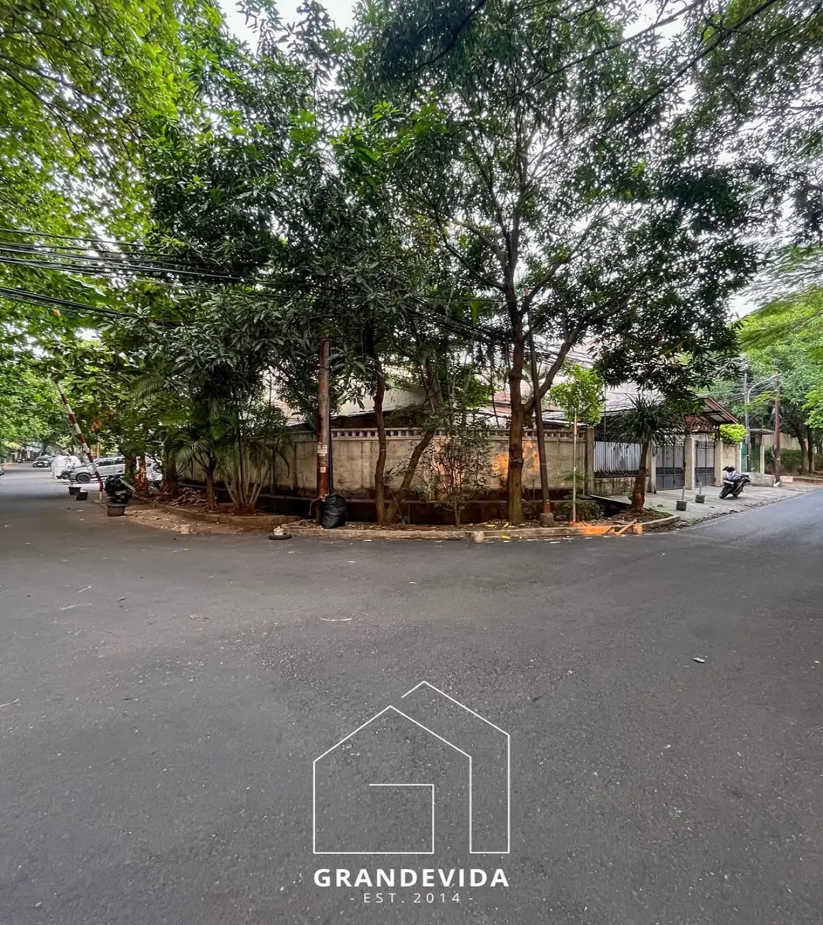 Rumah dijual di Kebayoran Baru Jakarta Selatan - Rumah Dijual Kebayoran Baru Posisi Hook Dekat Senopati (ruang tamu)