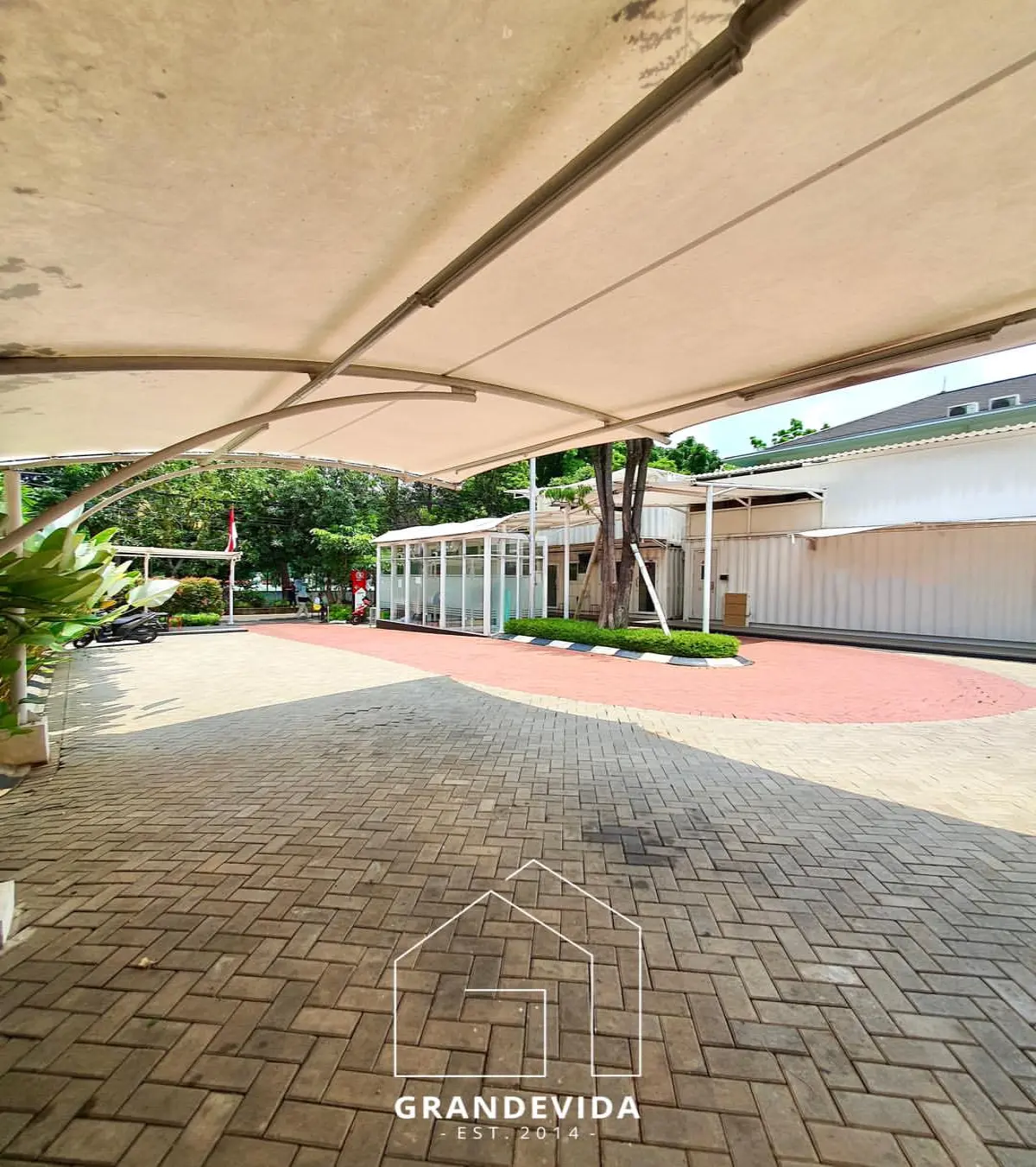 Rumah dijual di Kebayoran Baru Jakarta Selatan - Rumah Dijual di Hang Lekiu Kebayoran Baru (tampak samping)