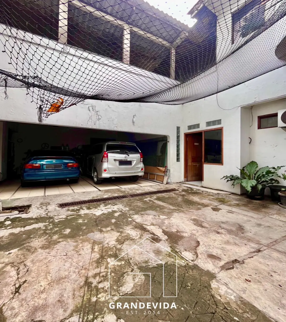 Rumah dijual di Kebayoran Baru Jakarta Selatan - Rumah Dijual Wijaya Kebayoran Baru Jakarta Selatan (tampak samping)