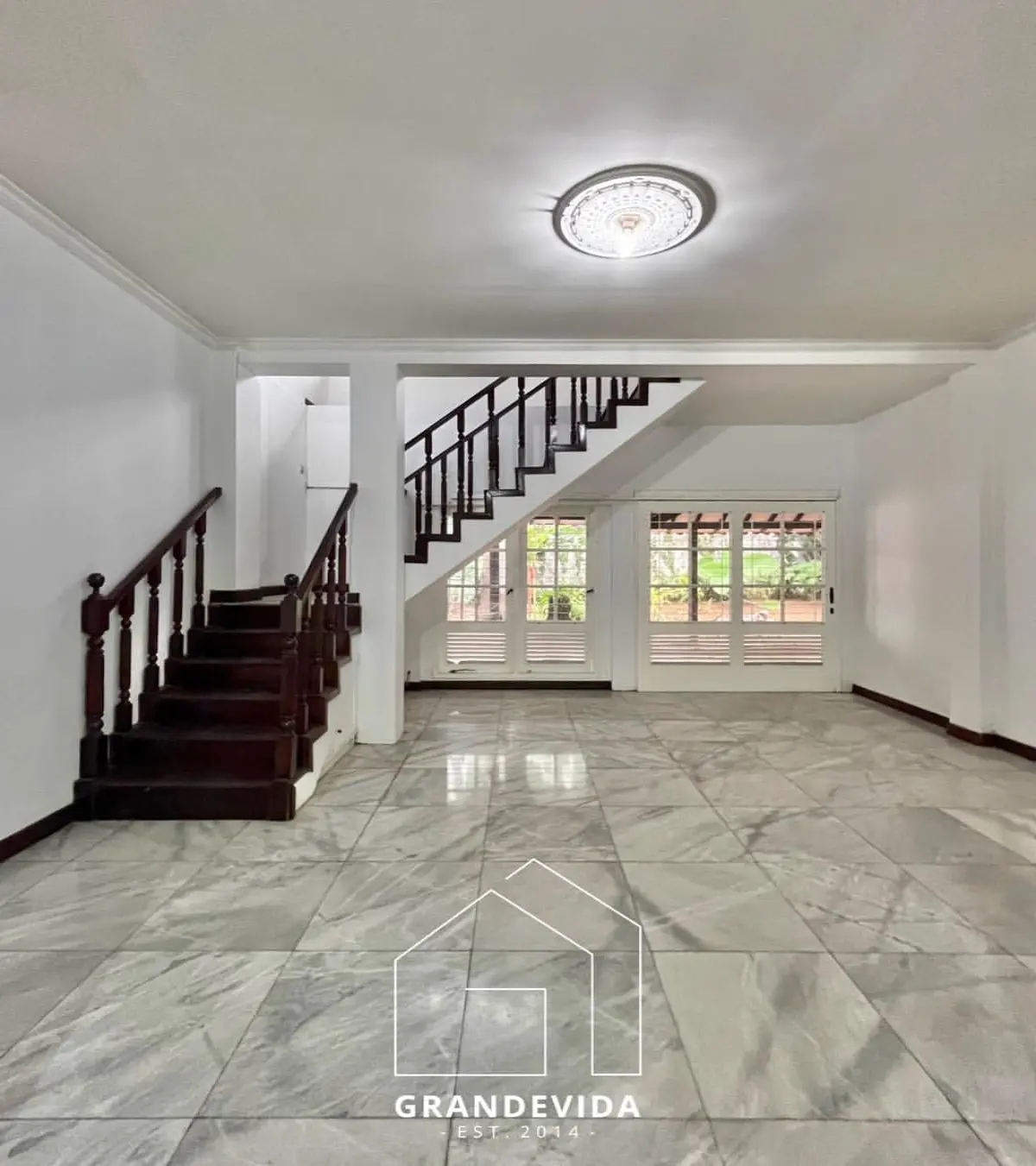 Rumah dijual di Kebayoran Baru Jakarta Selatan - Rumah Dijual Taman Senjaya Kebayoran Baru (tampak samping)