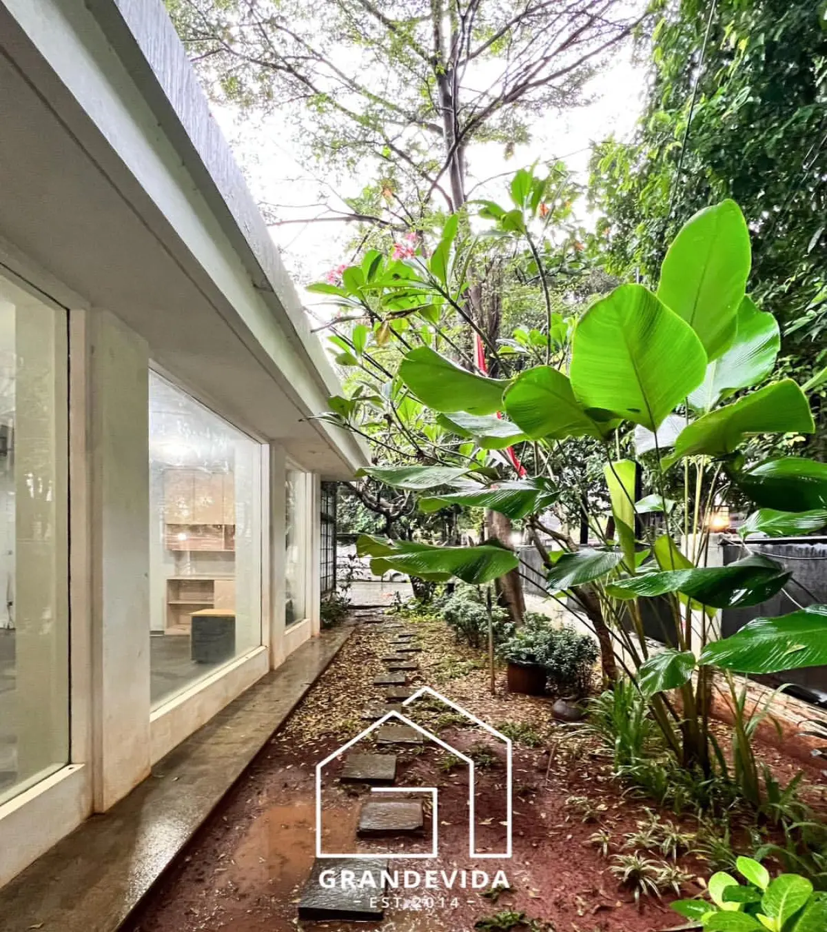 Rumah dijual di Kebayoran Baru Jakarta Selatan - Rumah Dijual di Tulodong Kebayoran Baru Jakarta Selatan (ruang tamu)