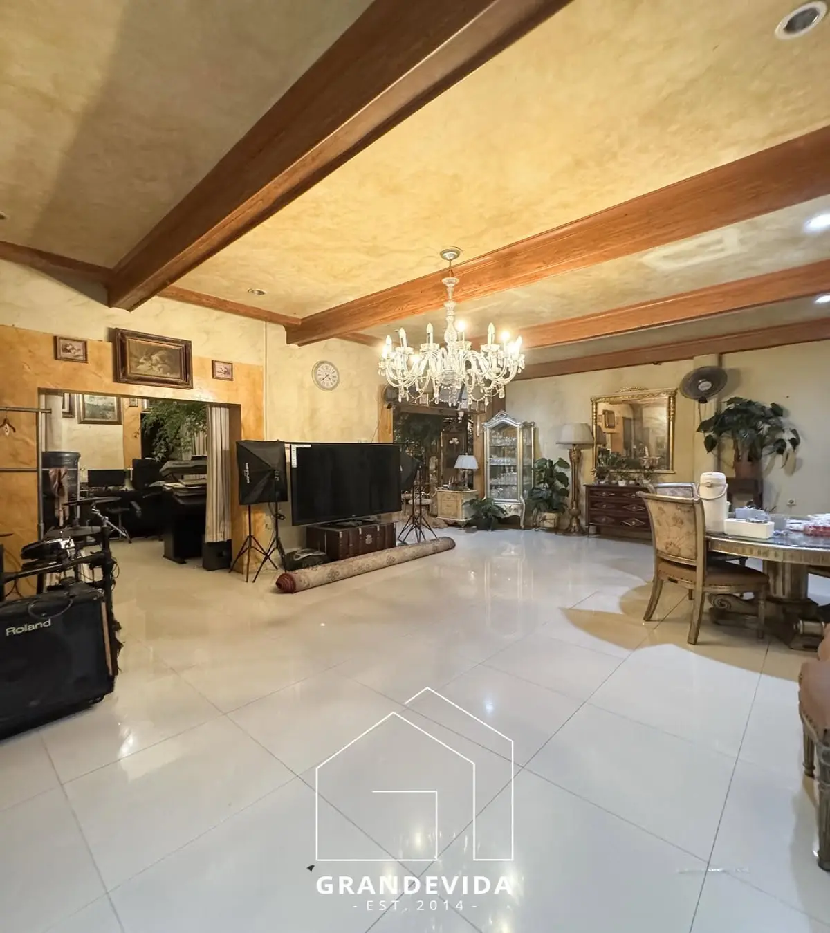 Rumah dijual di Kebayoran Baru Jakarta Selatan - Rumah Dijual di Raden Patah Kebayoran Baru Jakarta Selatan (ruang tamu)