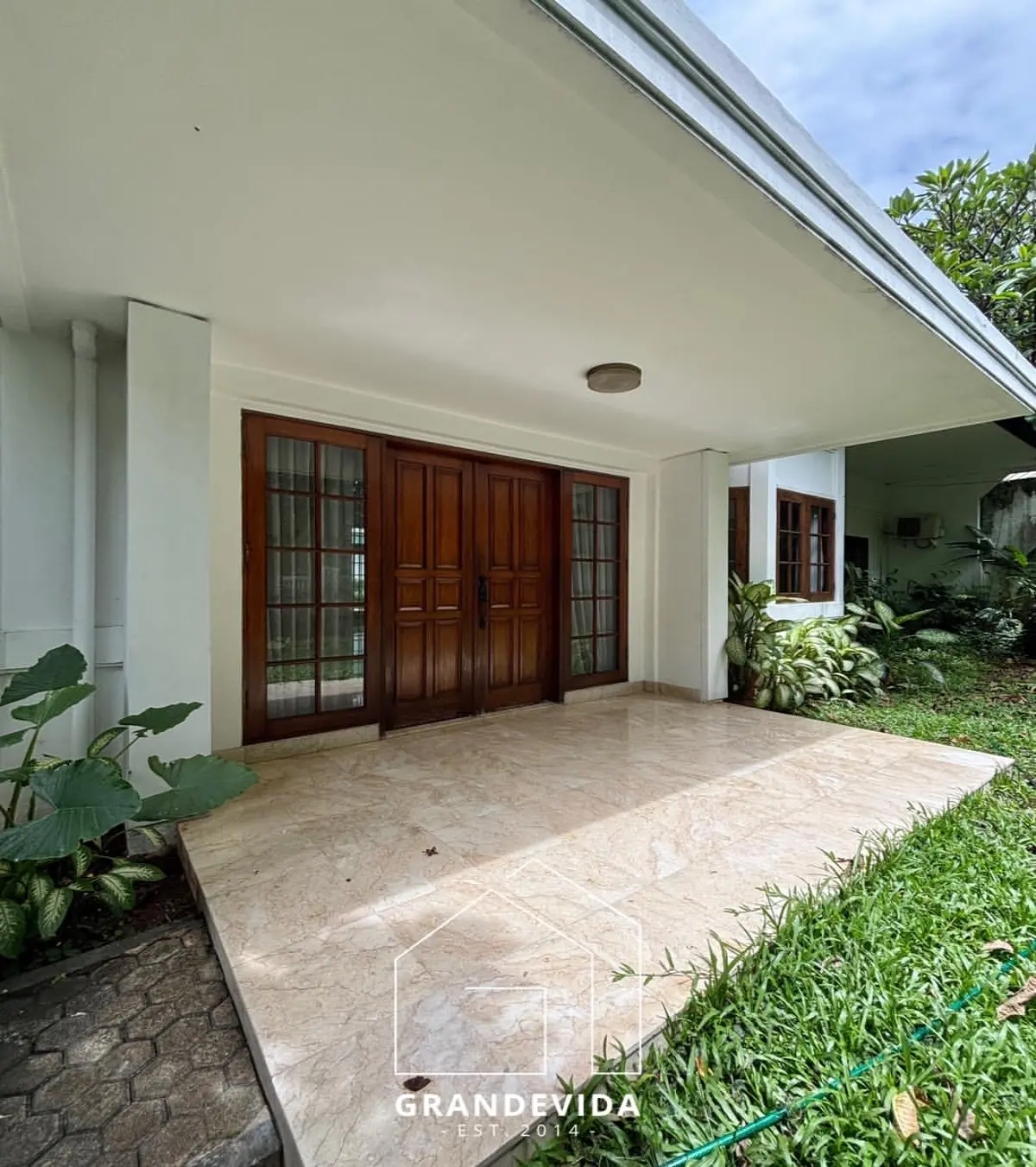 Rumah dijual di Kebayoran Baru Jakarta Selatan - Rumah Dijual Wijaya Kebayoran Baru Jakarta Selatan Rumah 1 Lantai (tampak samping)