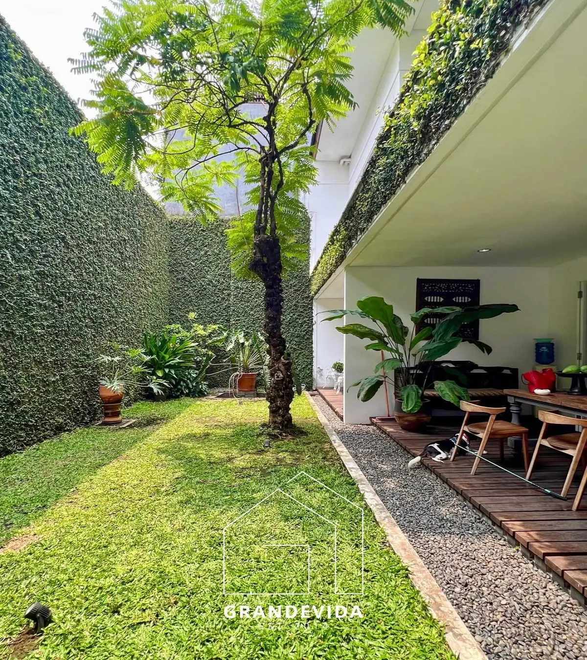Rumah dijual di Kebayoran Baru Jakarta Selatan - Rumah Dijual Tirtayasa Kebayoran Baru Jakarta Selatan (ruang tamu)