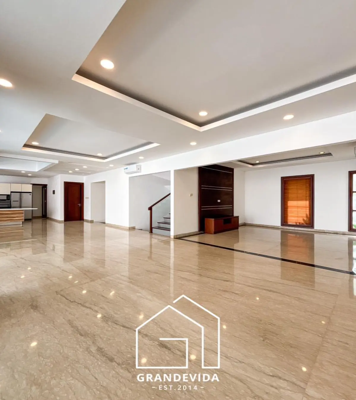 Rumah dijual di Pejaten Jakarta Selatan - Rumah Dijual Pejaten Jakarta Selatan dalam Townhouse Mewah (tampak samping)