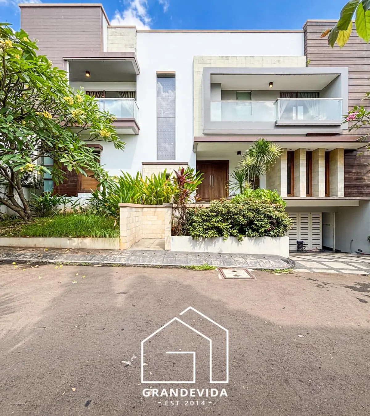 Rumah dijual di Pejaten Jakarta Selatan - Rumah Dijual Pejaten Jakarta Selatan dalam Townhouse Mewah (ruang tamu)