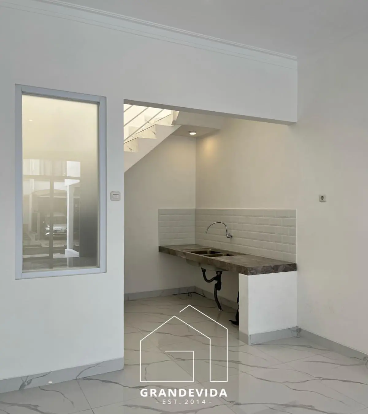 Rumah dijual di Bintaro Jaya Tangerang Selatan - Rumah Baru Bintaro jaya Tangerang Selatan Dalam Komplek (ruang tamu)