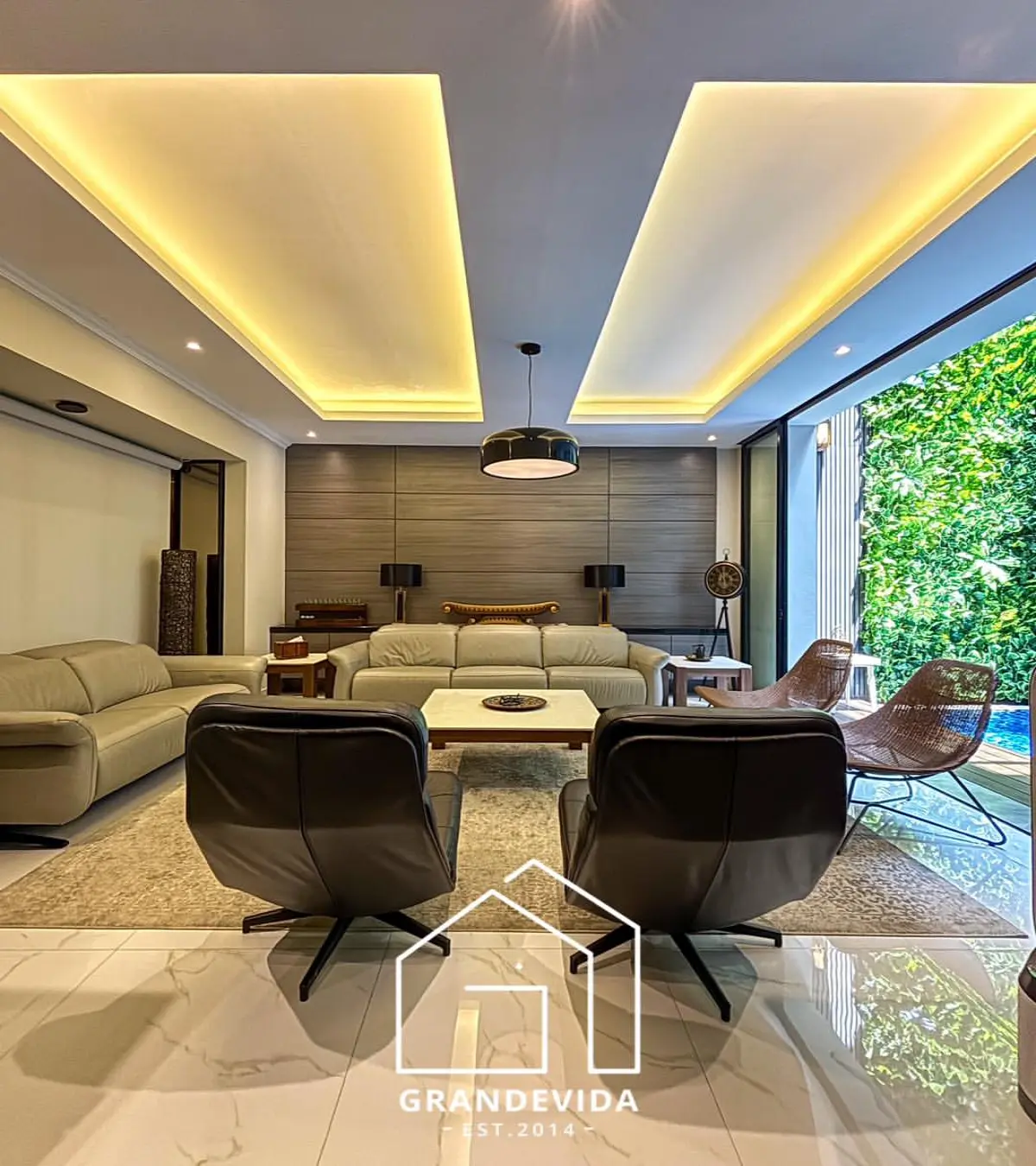 Rumah dijual di Cilandak Jakarta Selatan - Rumah Cilandak Jakarta Selatan Dalam Townhouse Mewah (tampak samping)