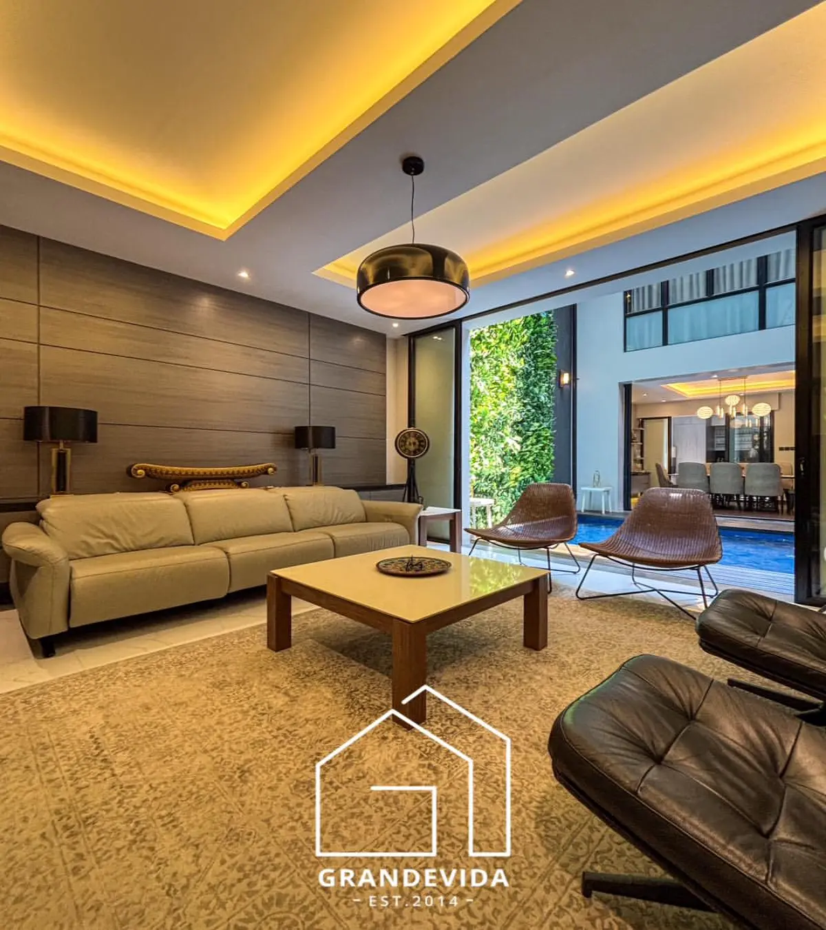 Rumah dijual di Cilandak Jakarta Selatan - Rumah Cilandak Jakarta Selatan Dalam Townhouse Mewah (ruang tamu)
