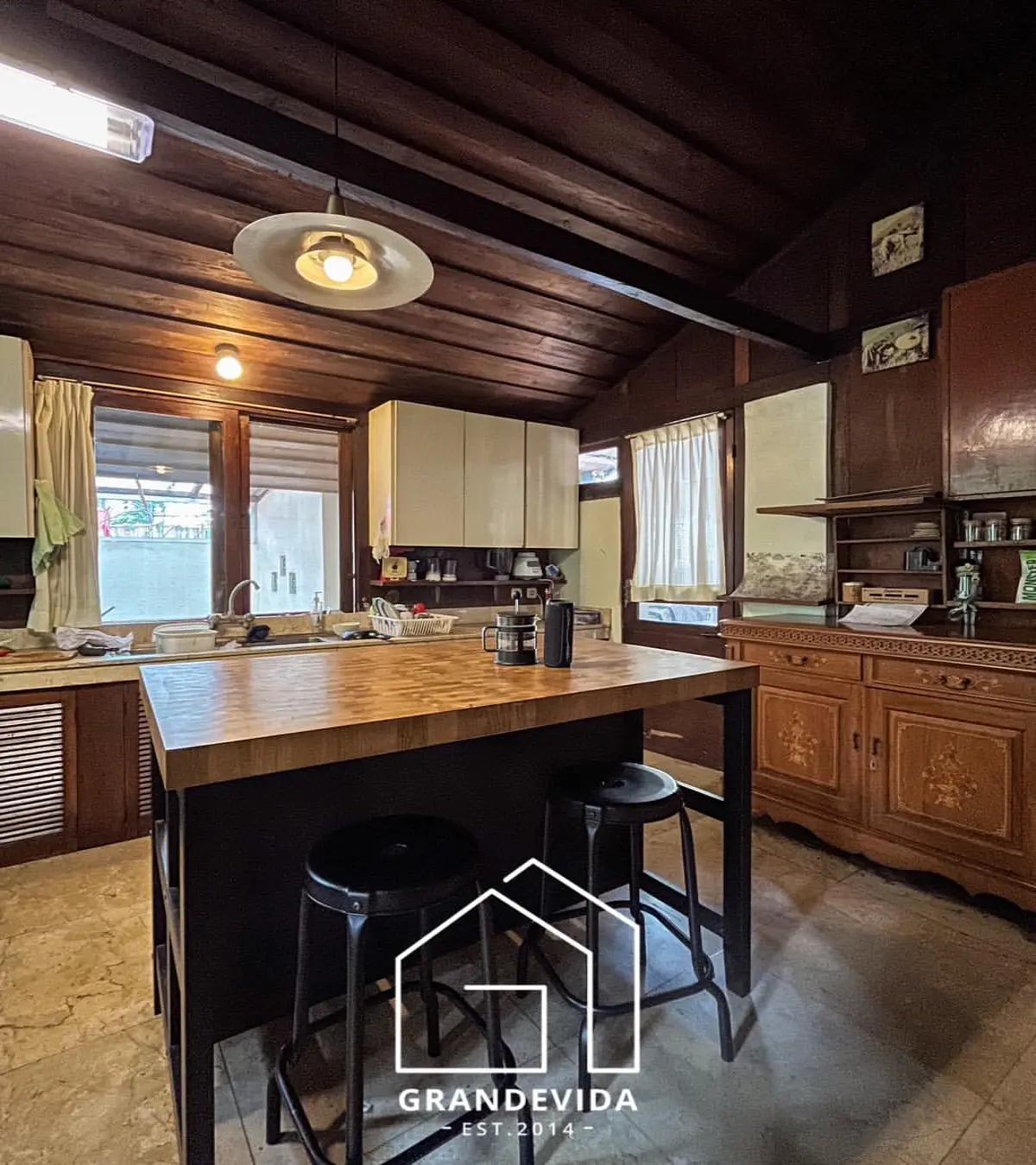 Rumah dijual di Cipete Jakarta Selatan - Rumah Dijual Cipete Design Kontemporer (ruang tamu)