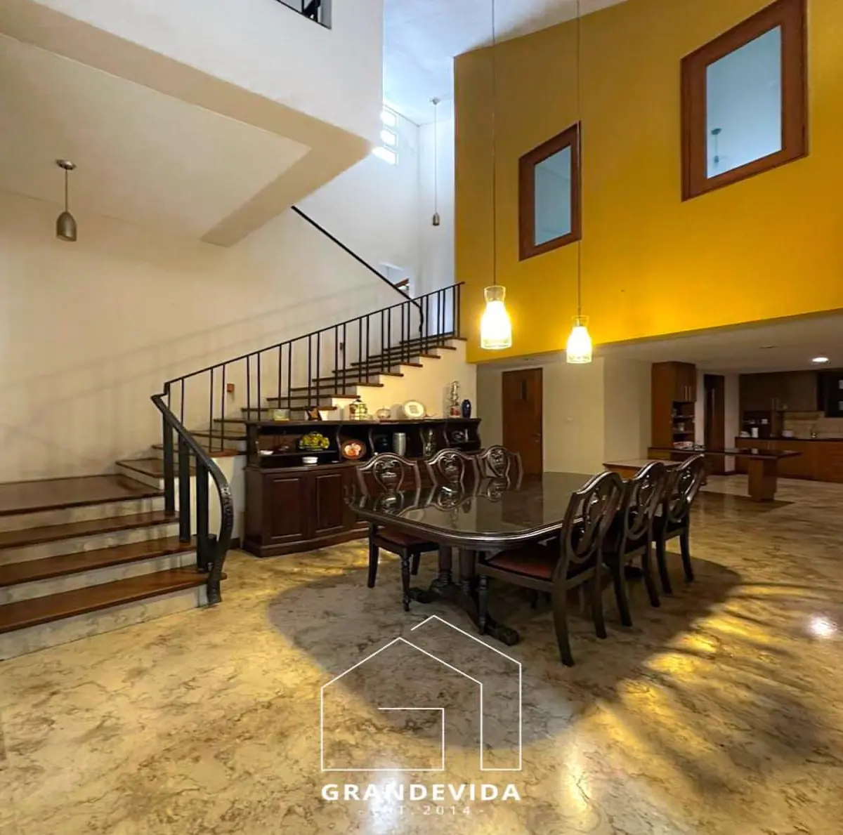 Rumah dijual di Kebayoran Baru Jakarta Selatan - Rumah Dijual di Darmawangsa Kebayoran Baru (ruang tamu)