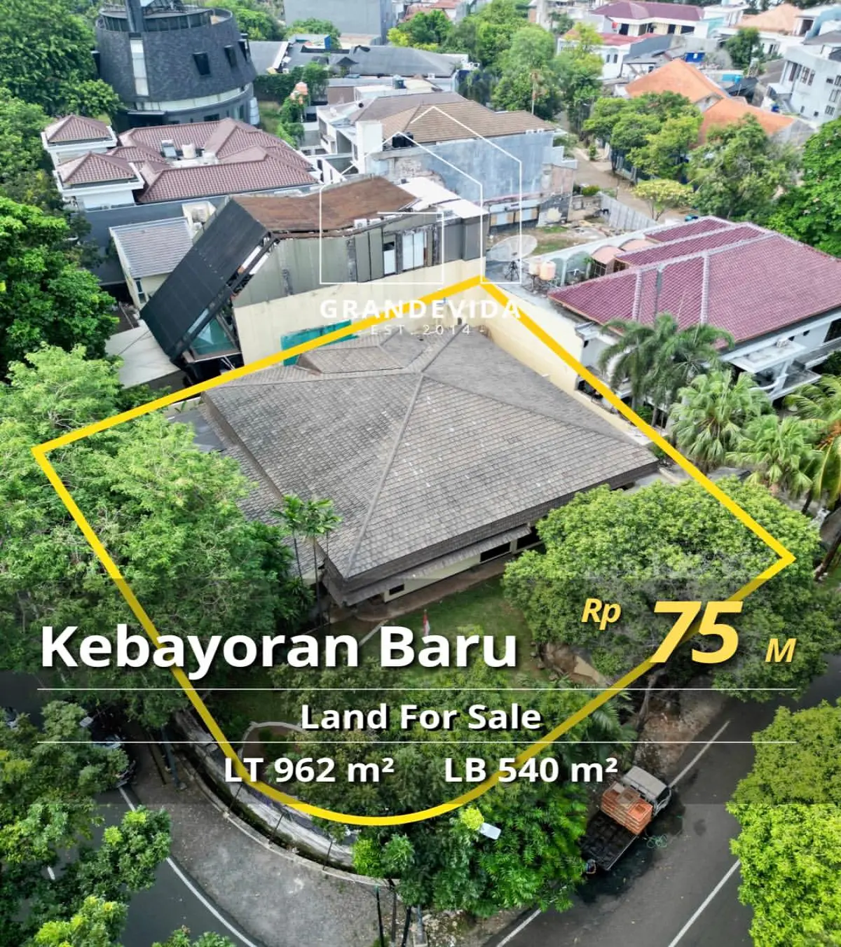 Rumah dijual di Kebayoran Baru Jakarta Selatan - Rumah Dijual Hang Lekiu Kebayoran Baru Posisi Hook (tampak depan)