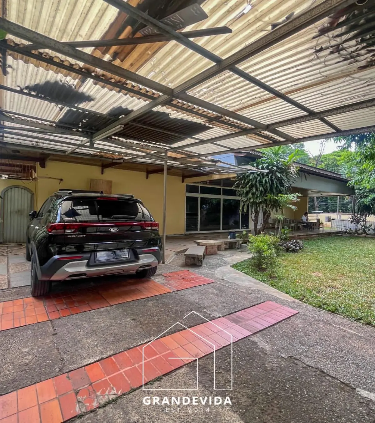 Rumah dijual di Kebayoran Baru Jakarta Selatan - Rumah Dijual Hang Lekiu Kebayoran Baru Posisi Hook (ruang tamu)