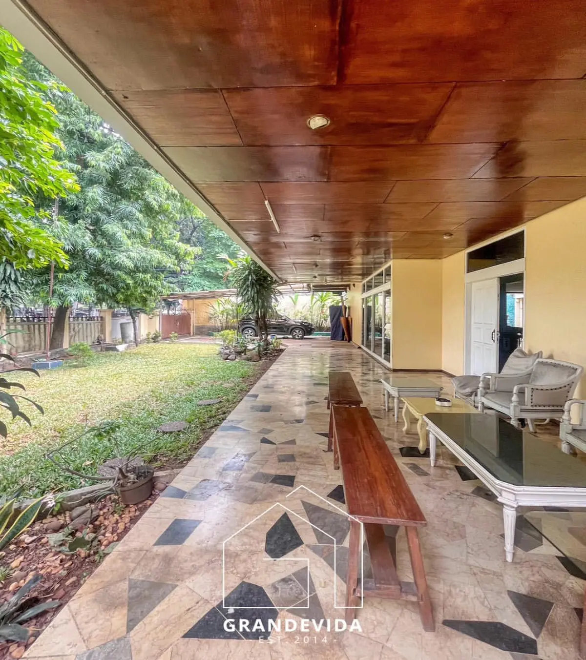 Rumah dijual di Kebayoran Baru Jakarta Selatan - Rumah Dijual Hang Lekiu Kebayoran Baru Posisi Hook (kamar mandi)