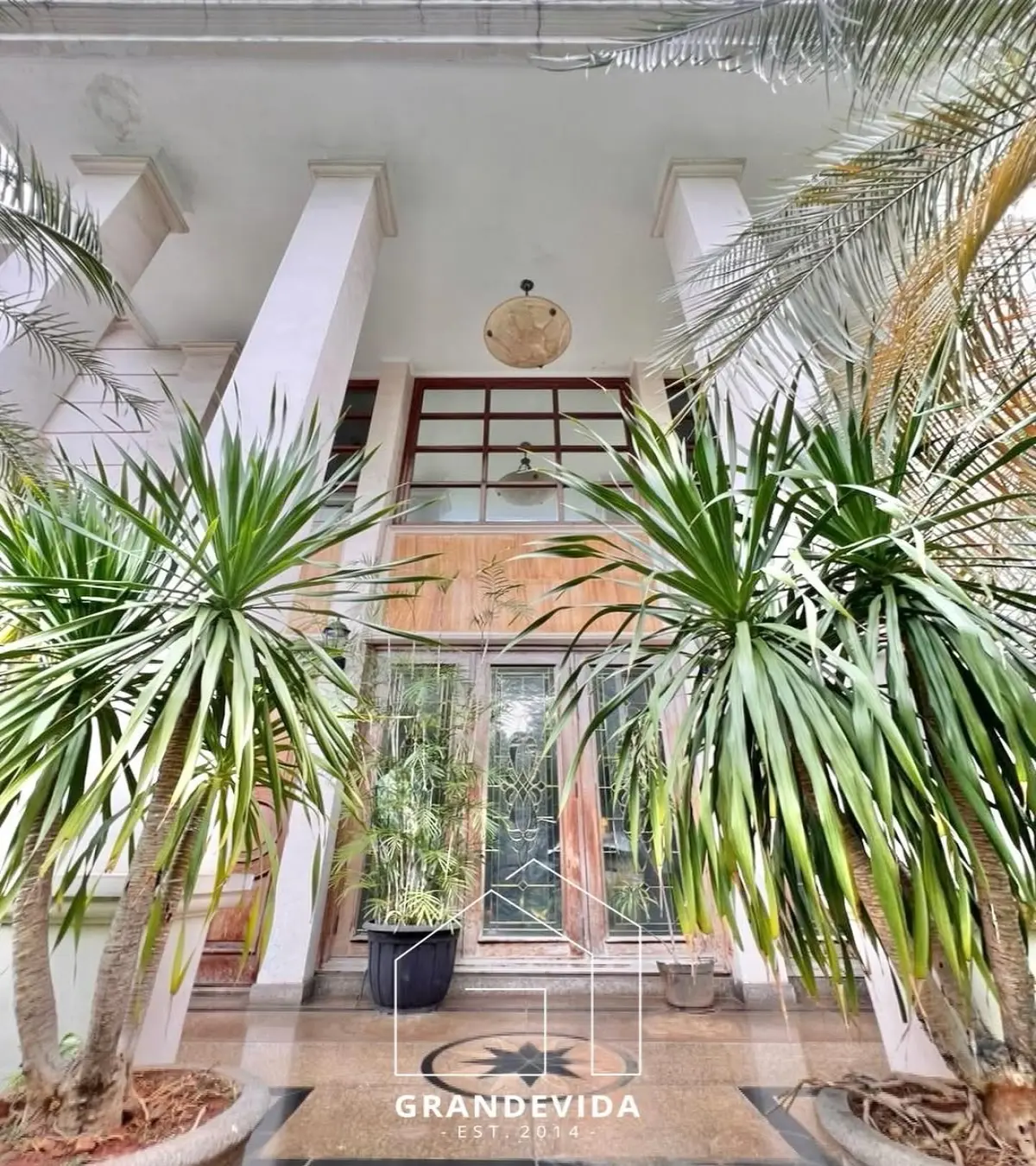Rumah dijual di Kebayoran Baru Jakarta Selatan - Rumah Dijual di Kebayoran Baru (tampak samping)