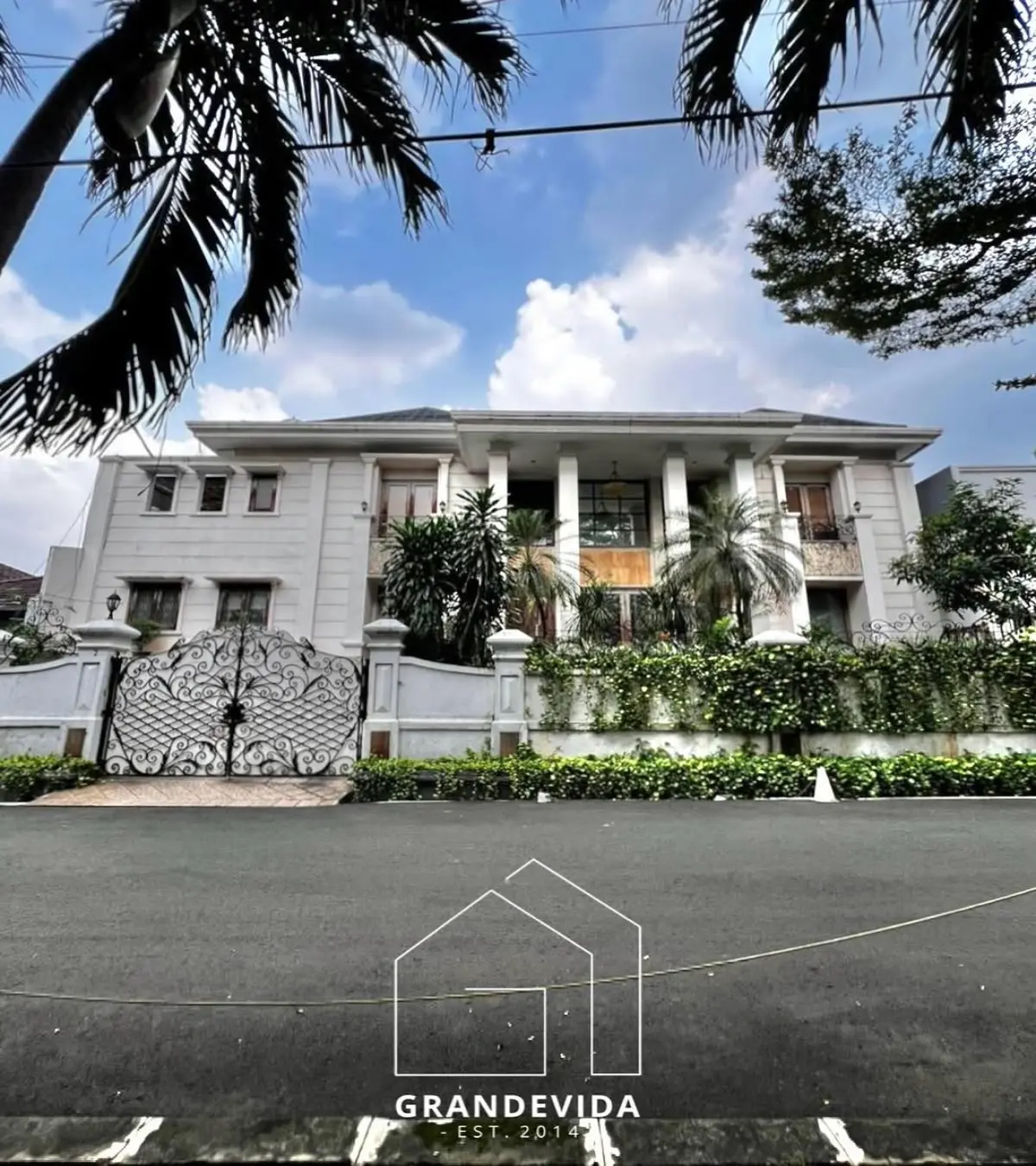 Rumah dijual di Kebayoran Baru Jakarta Selatan - Rumah Dijual di Kebayoran Baru (ruang tamu)