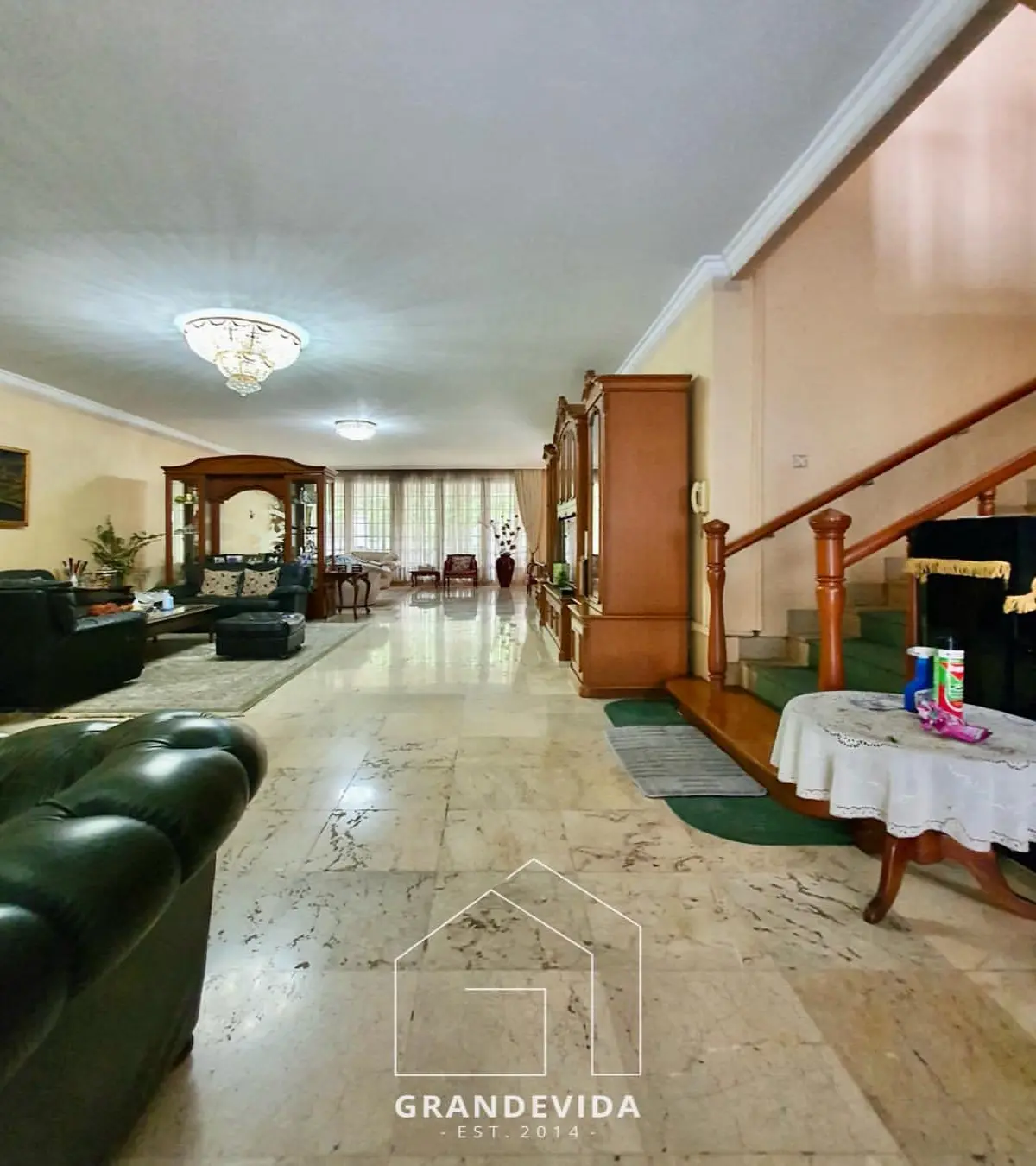 Rumah dijual di Pondok Indah Jakarta Selatan - Rumah Dijual di Pondok Indah Dekat dengan Mall (ruang tamu)