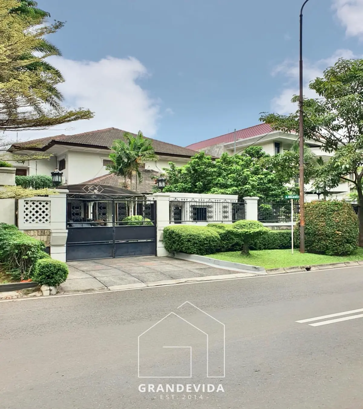 Rumah dijual di Pondok Indah Jakarta Selatan - Rumah Dijual di Pondok Indah Dekat dengan Mall (kamar mandi)