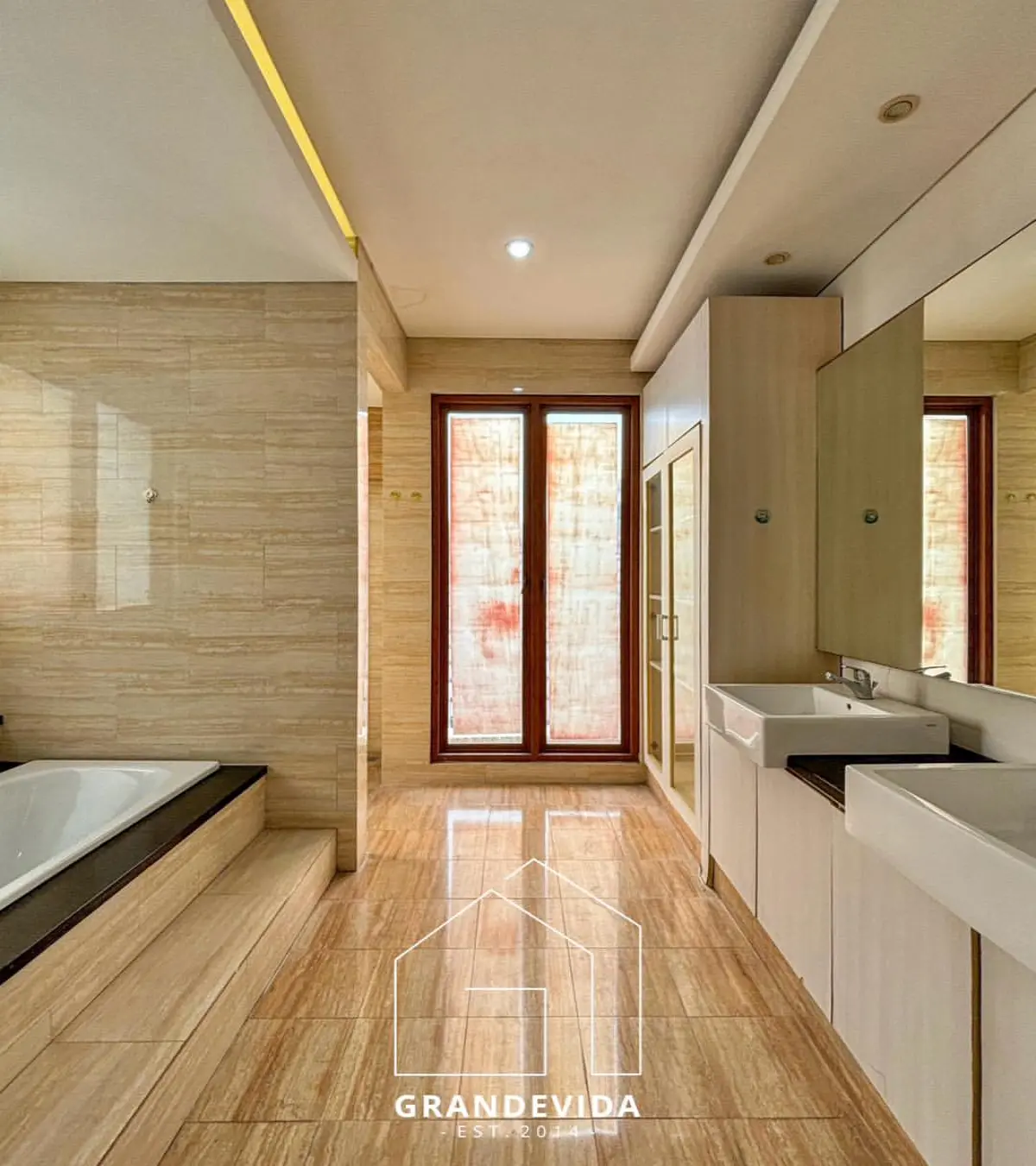 Rumah dijual di Kemang Jakarta Selatan - Rumah Dijual di Kemang Lokasi tidak Banjir (kamar tidur)