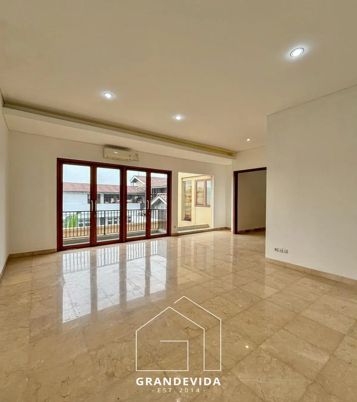 Rumah dijual di Kemang Jakarta Selatan - Rumah Dijual di Kemang Lokasi tidak Banjir (kamar mandi)