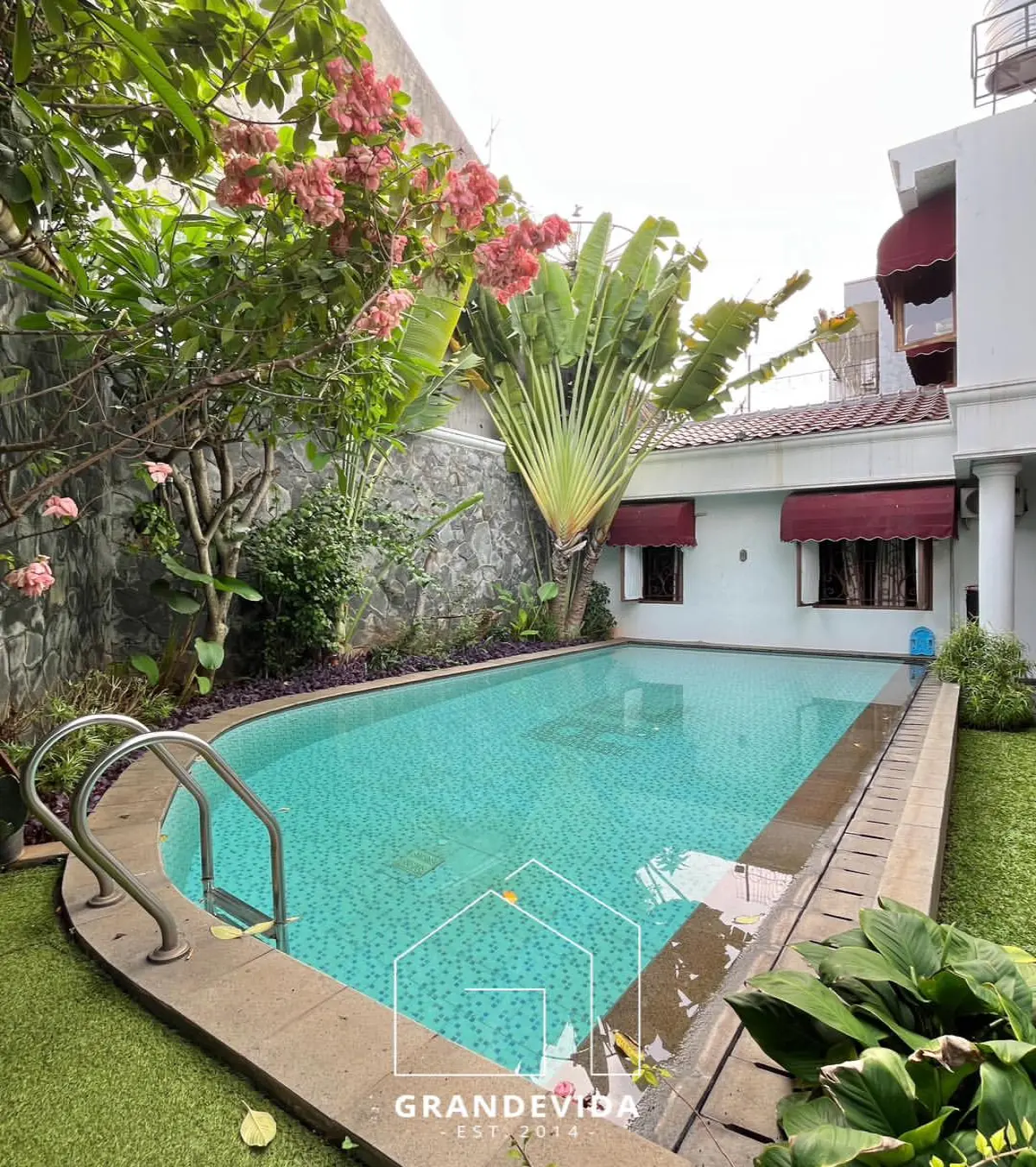 Rumah dijual di Pejaten Jakarta Selatan - Rumah Dijual di Pejaten - Rumah Mewah Siap Huni (ruang tamu)