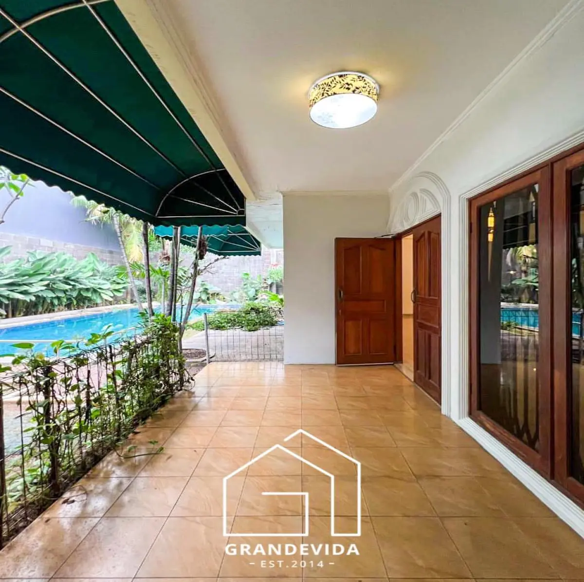 Rumah dijual di Cipete Jakarta Selatan - Rumah Dijual di Cipete (tampak samping)