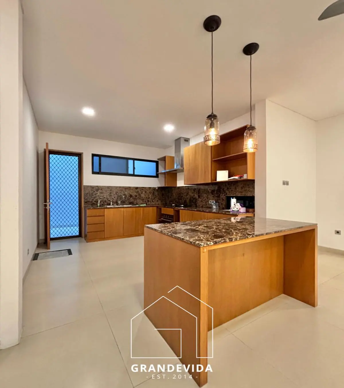 Rumah dijual di Mampang Jakarta Selatan - Rumah Dijual di Mampang Prapatan (ruang tamu)