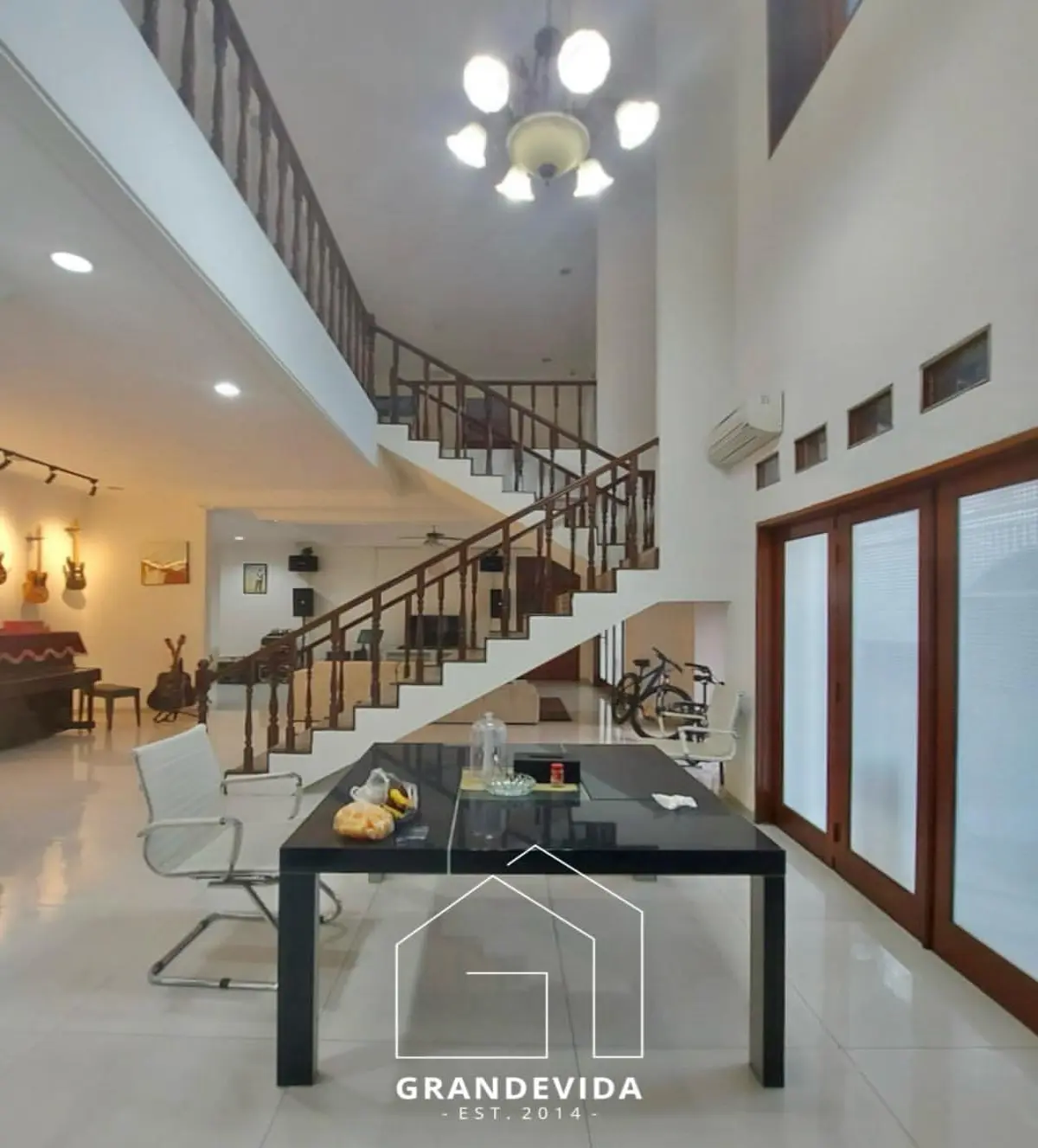 Rumah dijual di Cipulir Kebayoran Lama - Rumah Dijual di Cipulir (tampak samping)