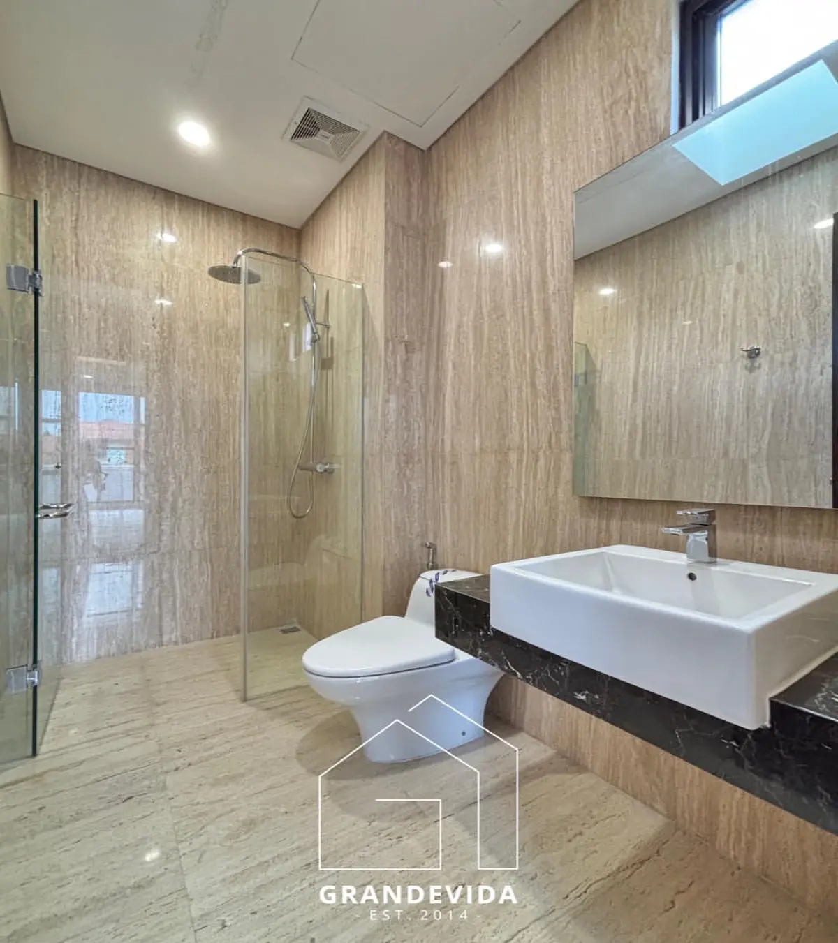 Rumah dijual di Pondok indah Jakarta Selatan - Rumah Dijual di Pondok Indah Townhouse Posisi Hook