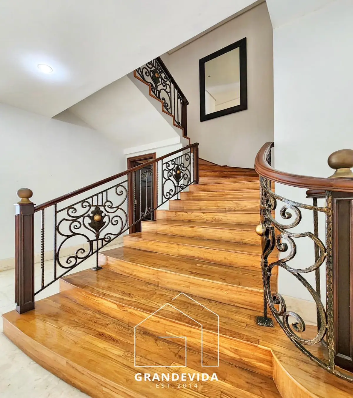 Rumah dijual di Pondok indah Jakarta Selatan - Rumah Dijual di Kencana Indah Pondok Indah