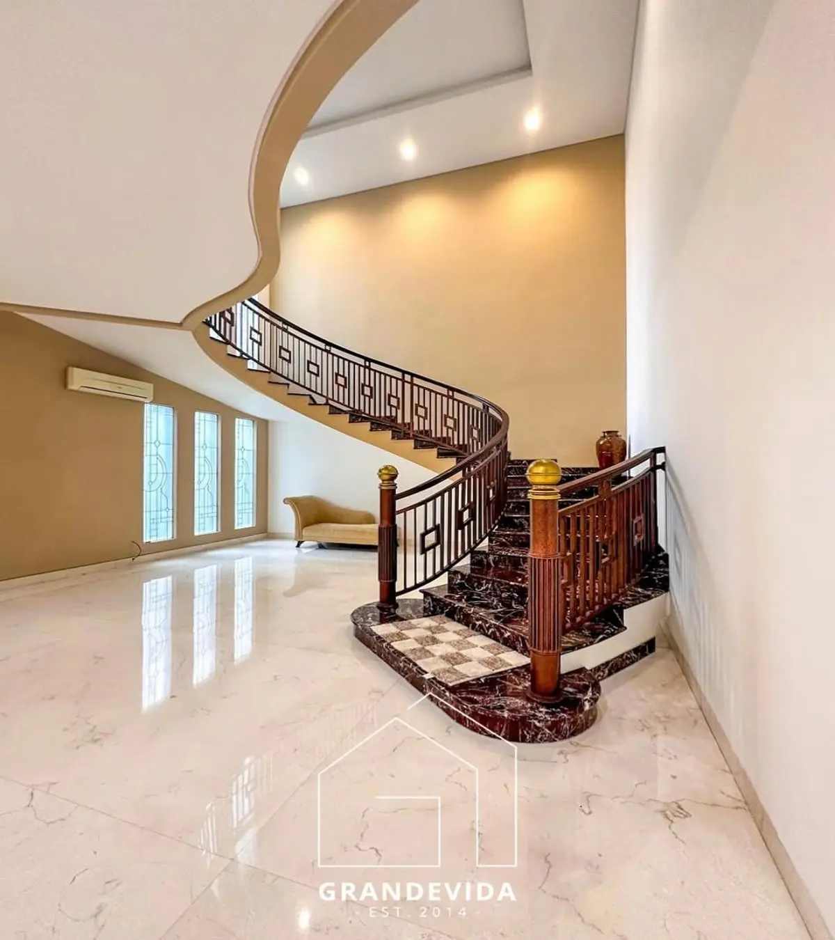 Rumah dijual di Pondok indah Jakarta Selatan - Rumah Dijual di Sekolah Kencana Pondok Indah