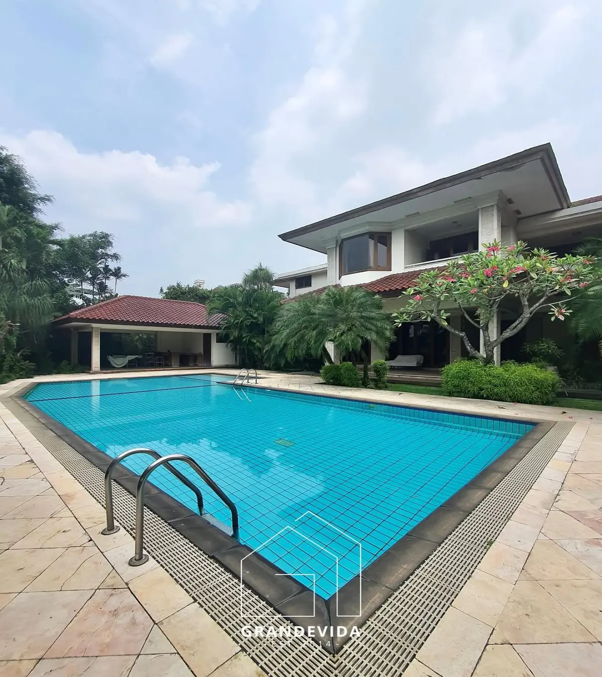Rumah Dijual di Sekolah Kencana Pondok Indah View Golf