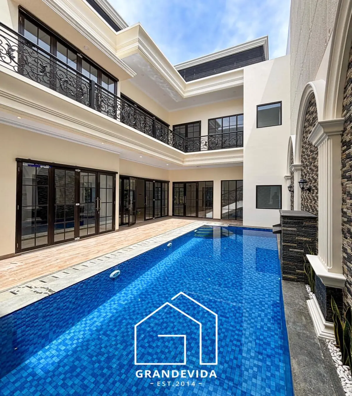 Jual Rumah Royale Hills Kemang Jakarta Selatan Design Classic