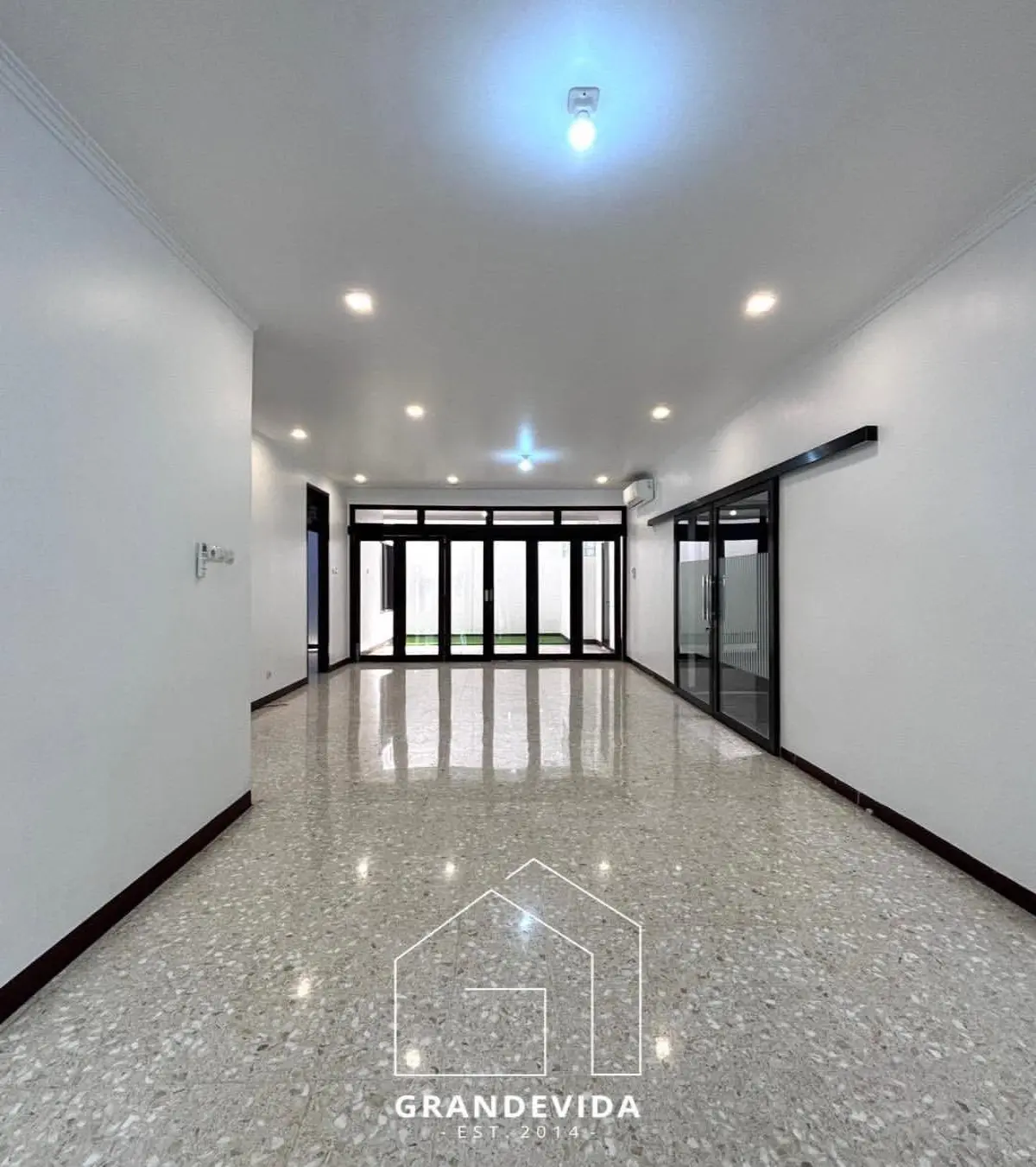 Rumah dijual di Pondok indah Jakarta Selatan - Jual Rumah Gedung Hijau Pondok Indah Siap Huni Lokasi Terbaik