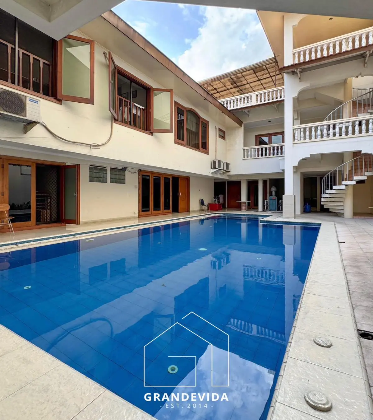 Rumah Dijual di Iskandarsyah Kebayoran Baru