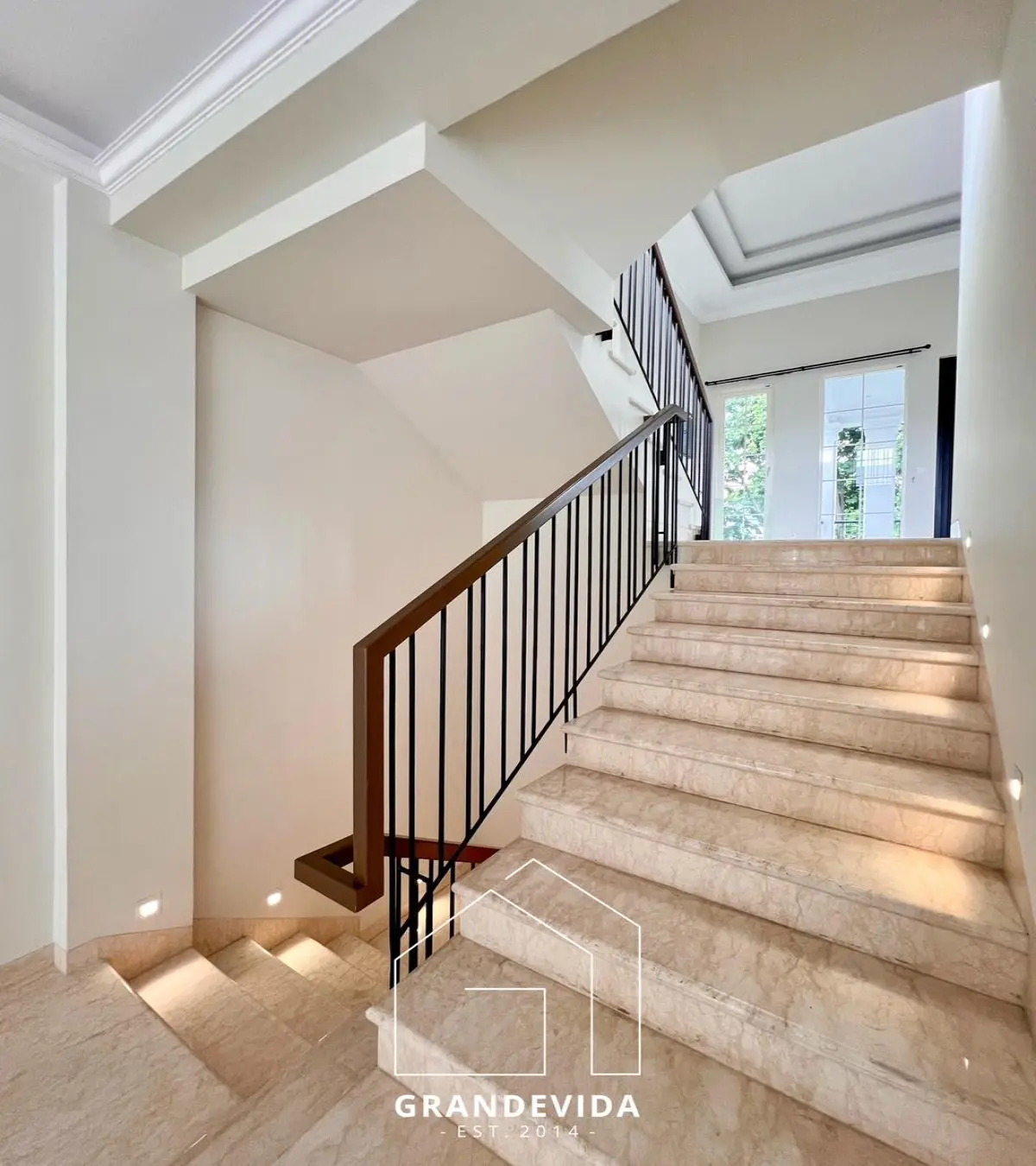 Rumah Dijual Taman Patra Kuningan Jakarta Siap Huni