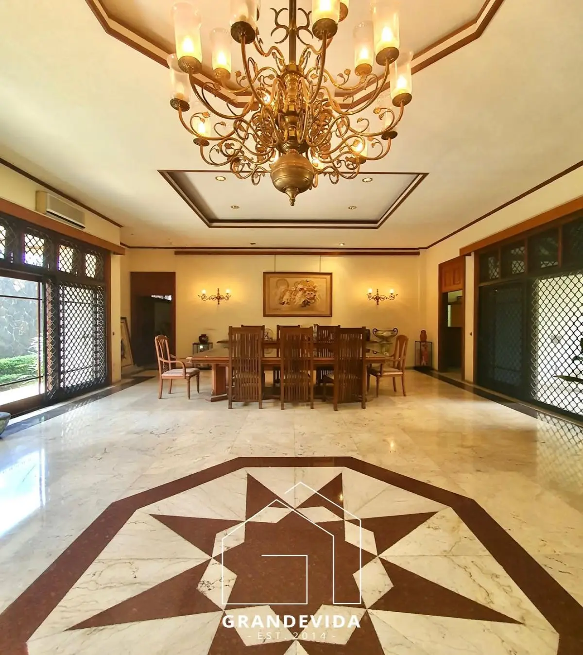 Rumah Dijual Patra Kuningan Jakarta Selatan Tanah Luas Bangunan Mewah