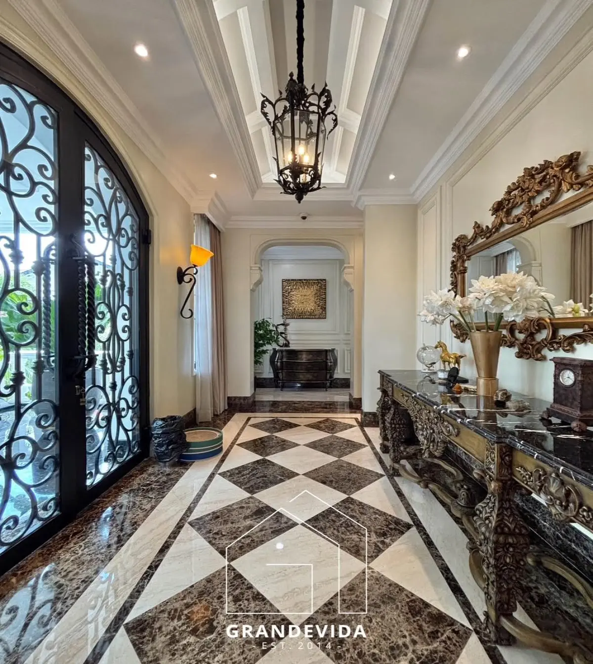 Rumah Dijual Kemang Timur Jakarta Design American classic