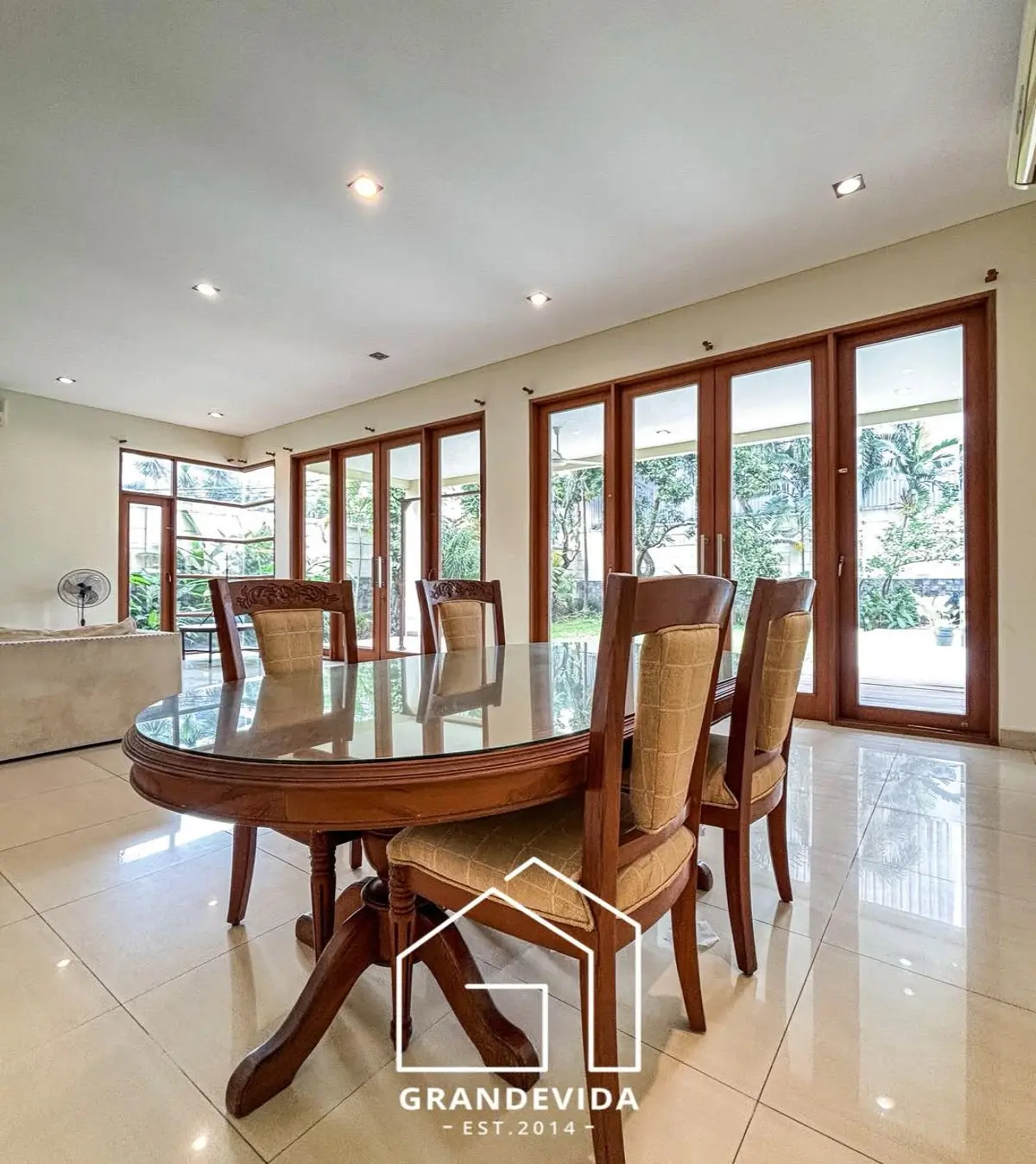 Rumah Dijual Kemang Timur Private Pool