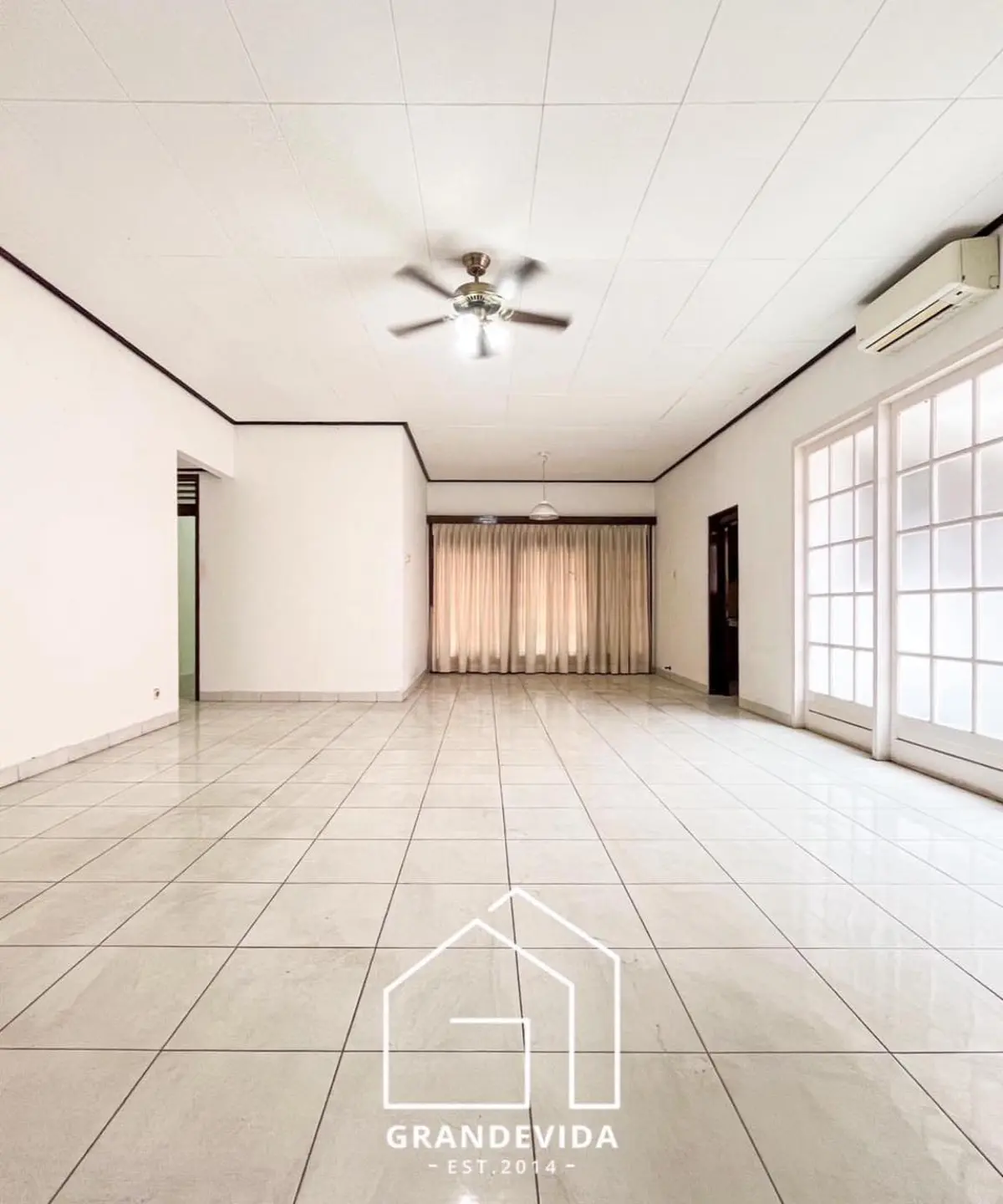 Rumah di Jl Anggur Cipete Jakarta Dijual
