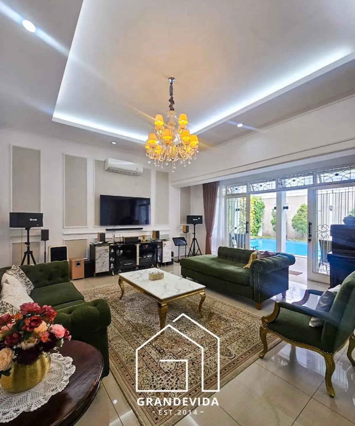 Rumah Mewah 1 Lantai Dijual di Lebak Bulus – LT 820 m², Private Pool, SHM